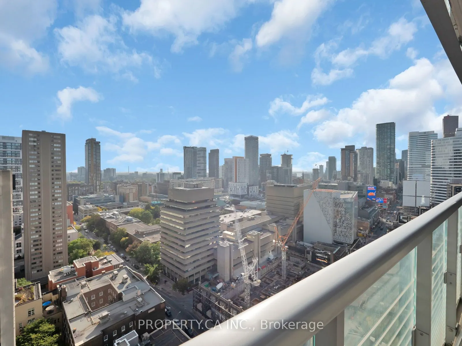 386 Yonge Street, #2105