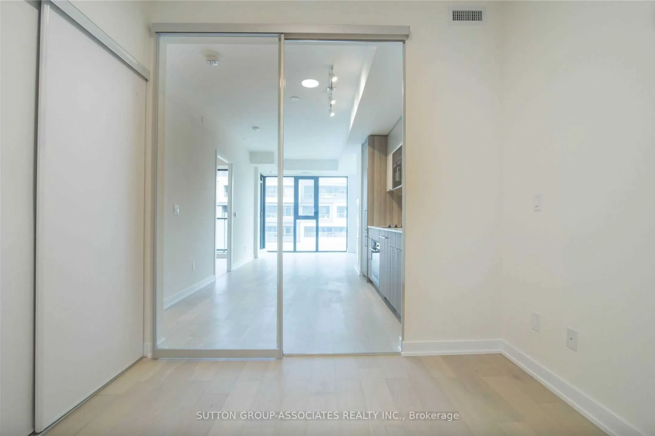 840 St Clair Avenue W, #416