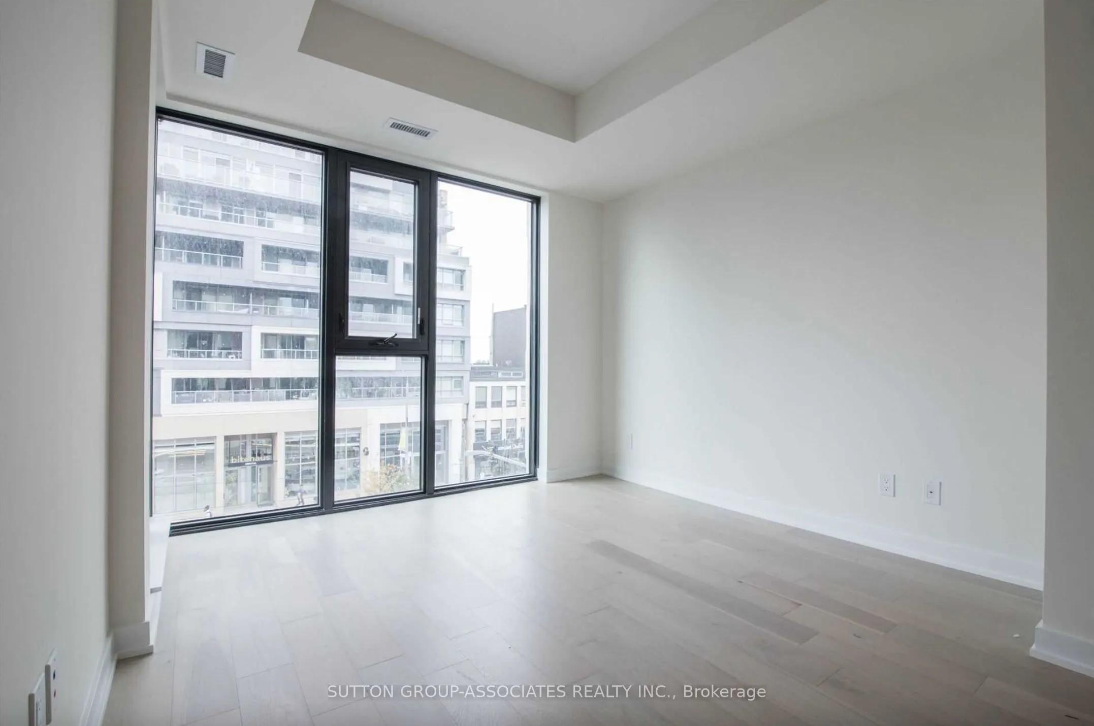 840 St Clair Avenue W, #416
