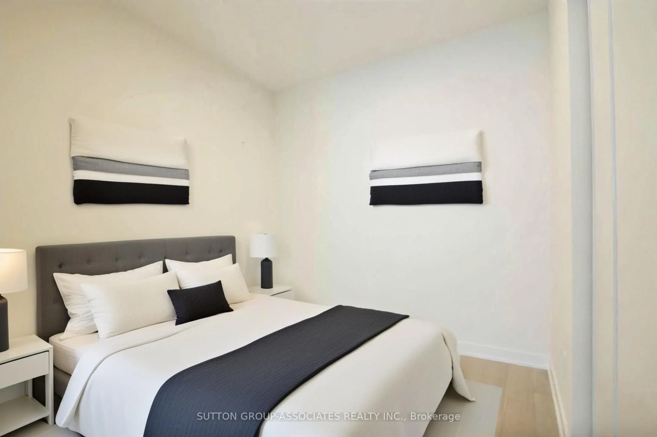 840 St Clair Avenue W, #416