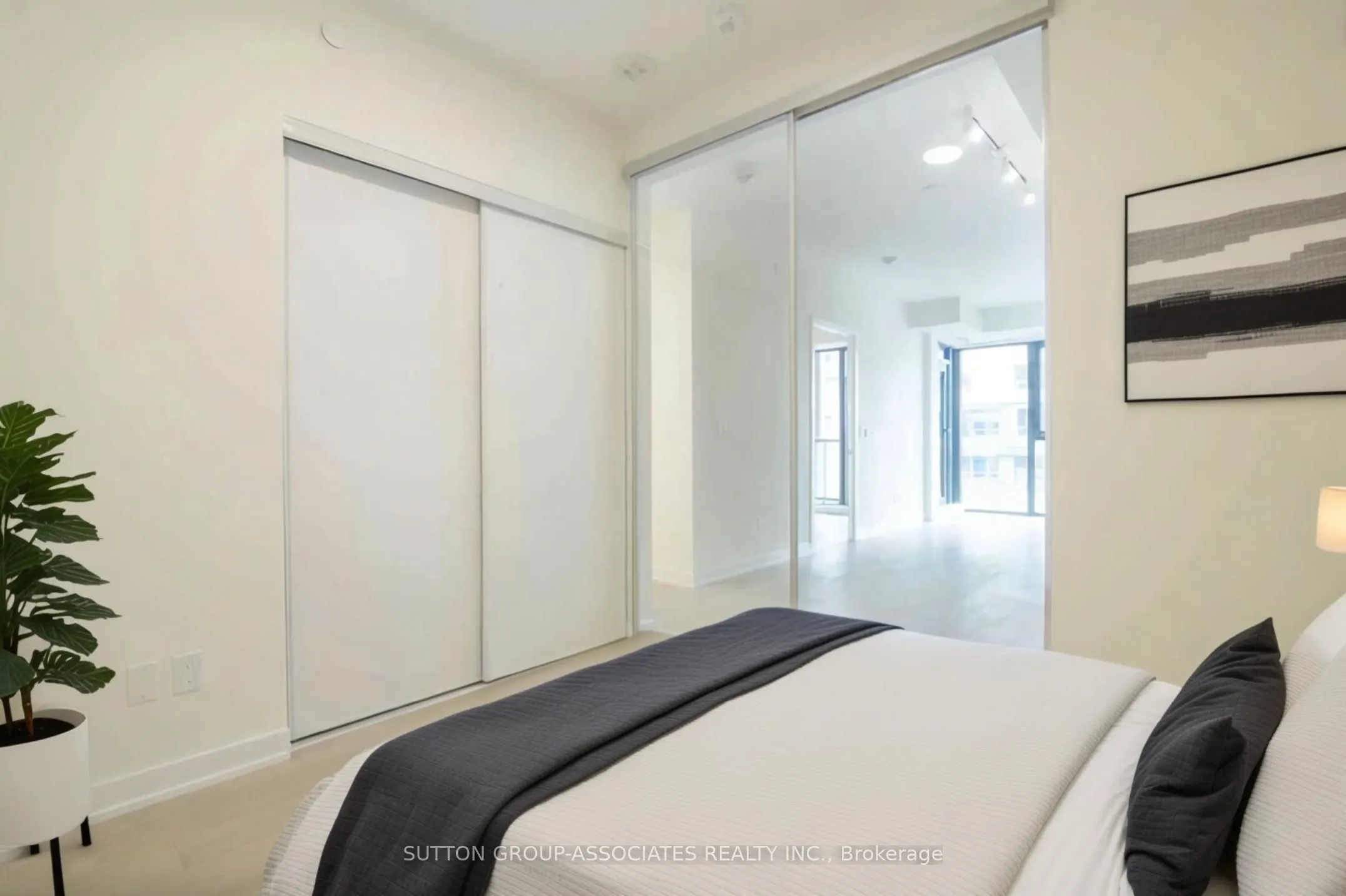 840 St Clair Avenue W, #416