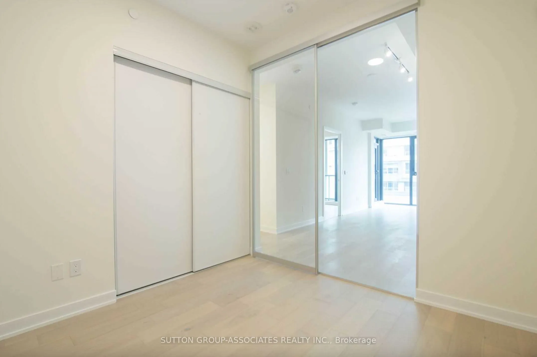 840 St Clair Avenue W, #416
