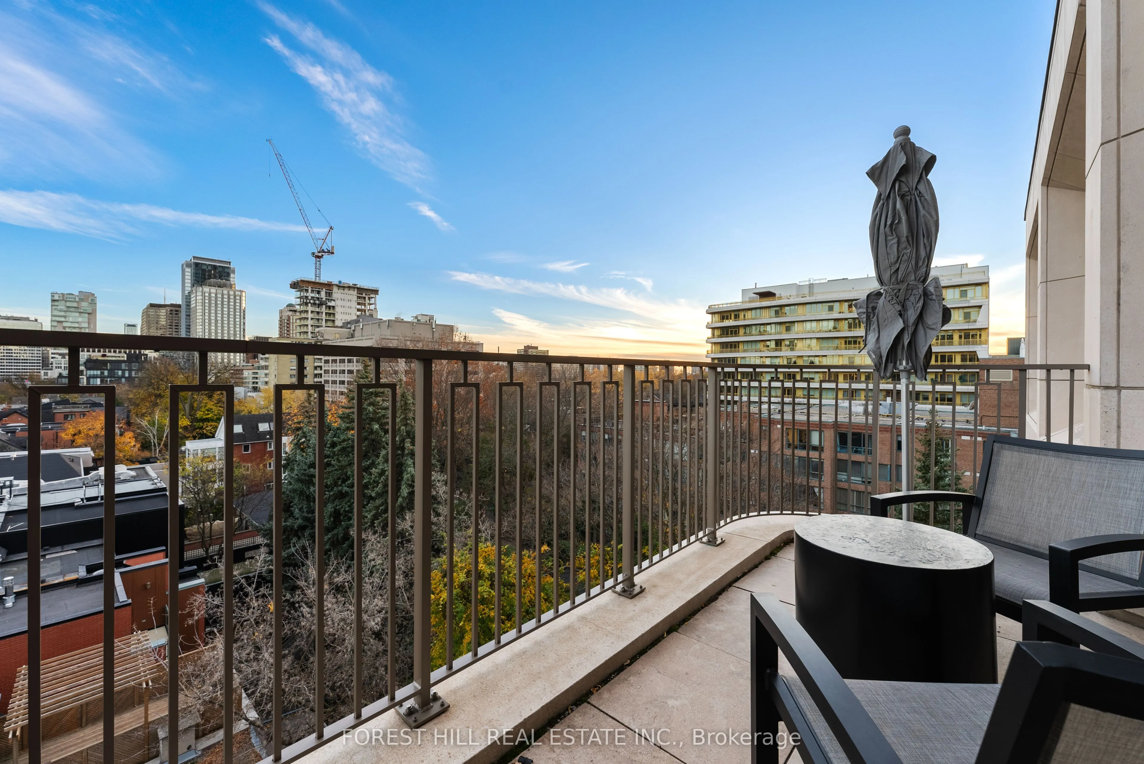 128 Hazelton Avenue, #602