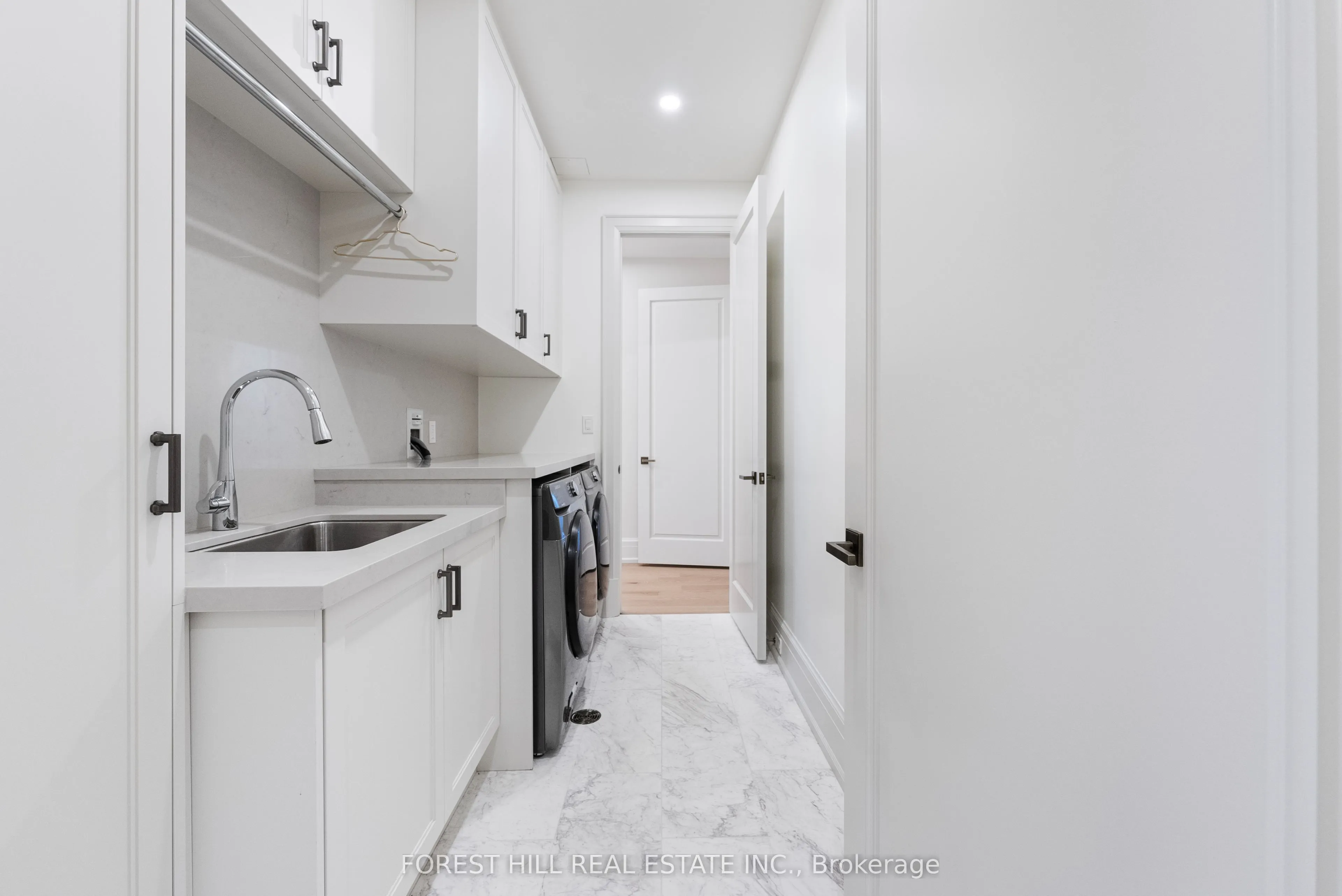 128 Hazelton Avenue, #602