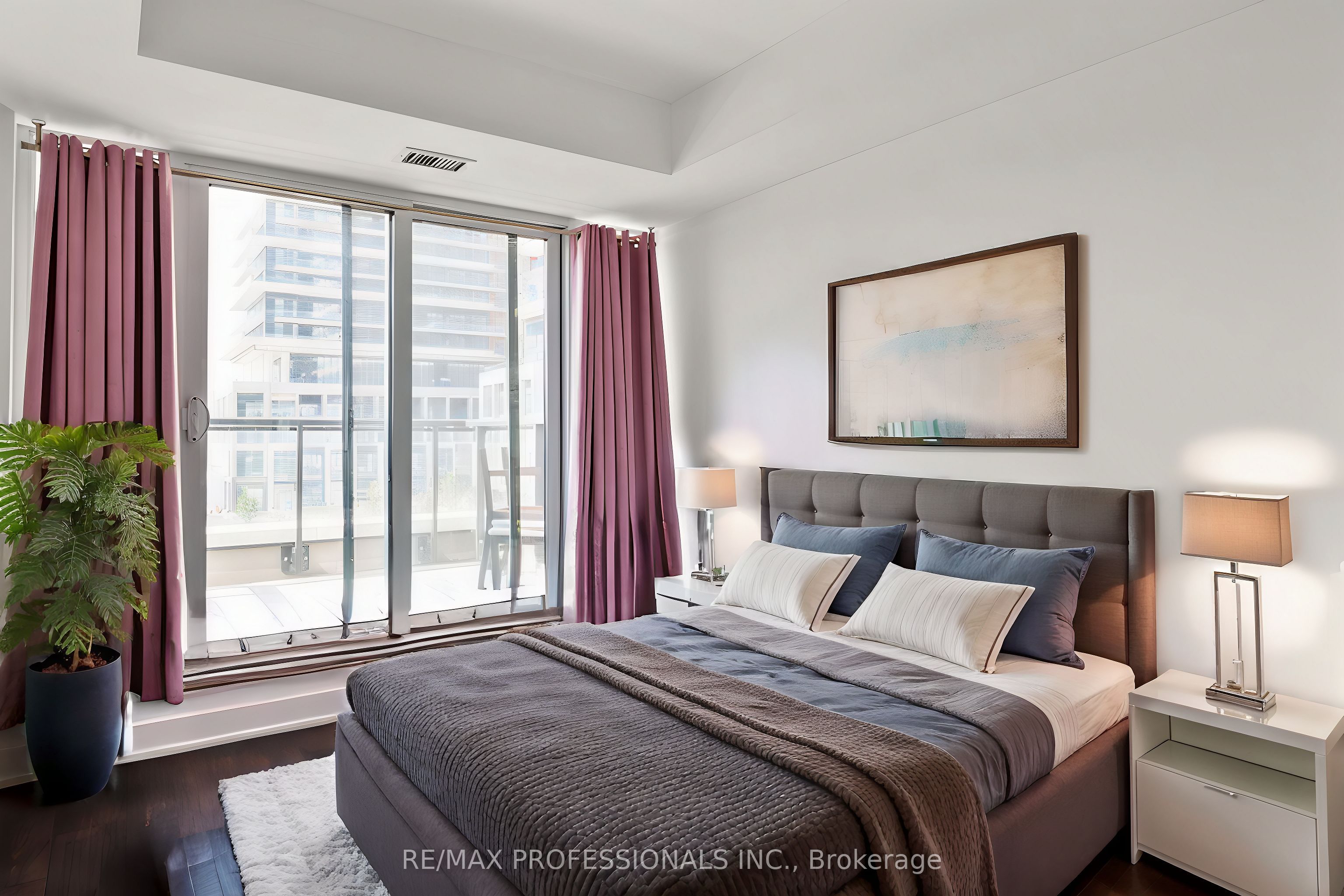 30 Inn On The Park Drive, #320