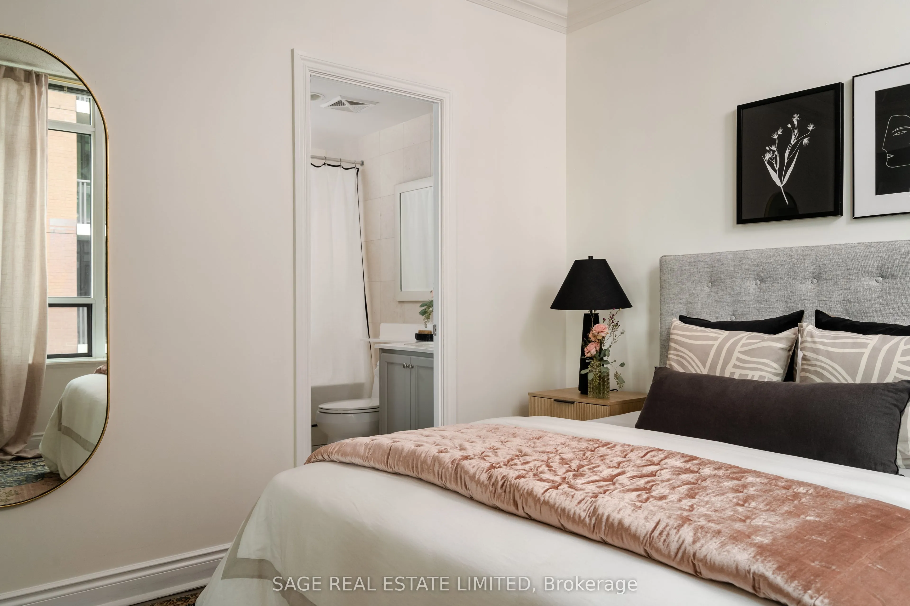 319 Merton Street, #1002
