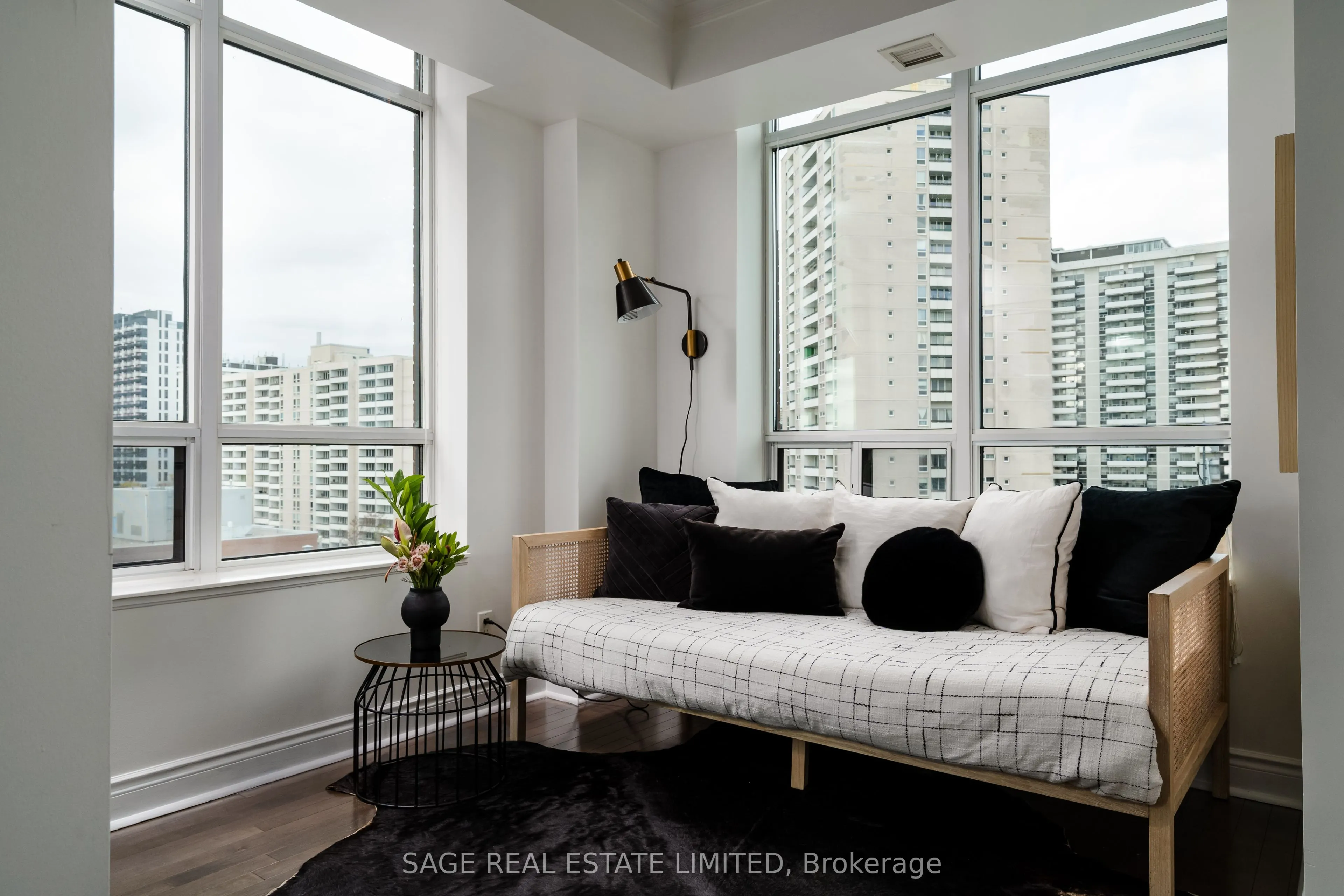319 Merton Street, #1002