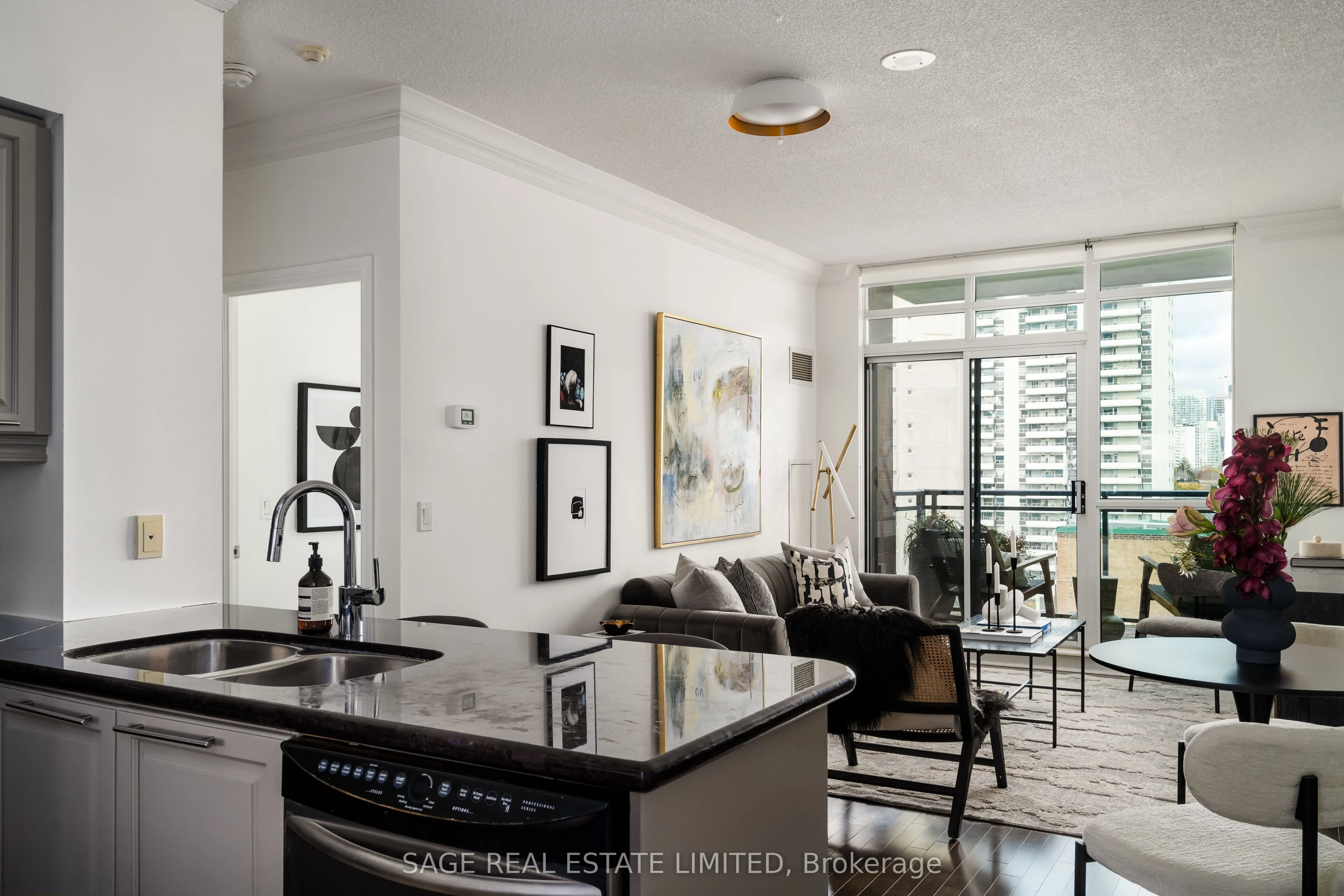 319 Merton Street, #1002