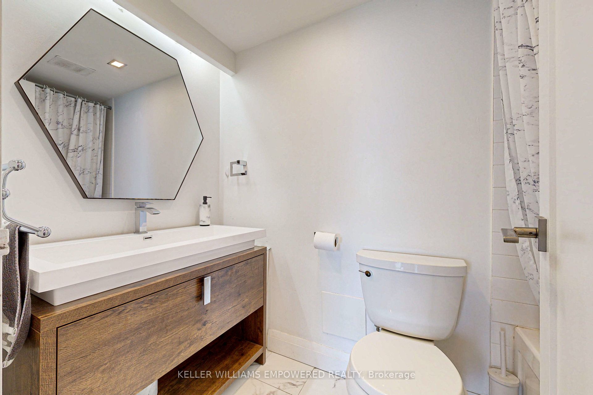 115 Antibes Drive, #1006