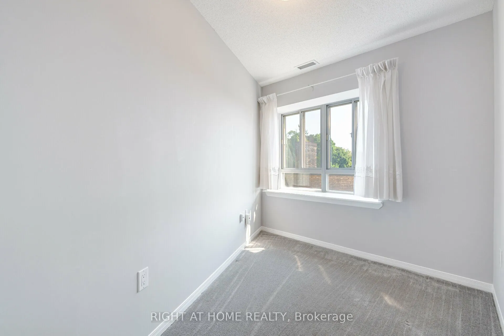 1387 Bayview Avenue #306