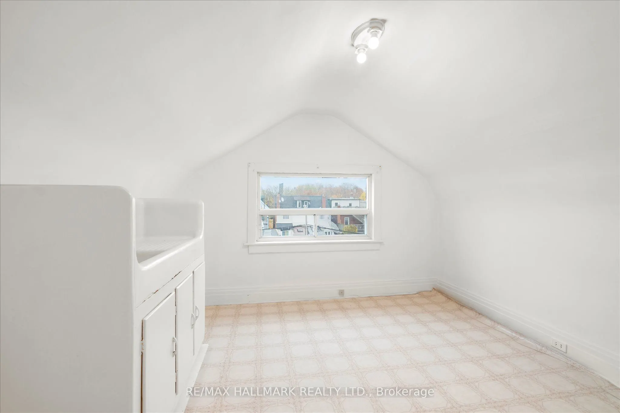 393 Ossington Avenue
