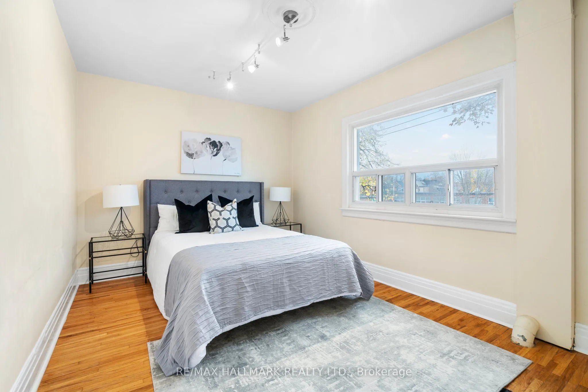 393 Ossington Avenue
