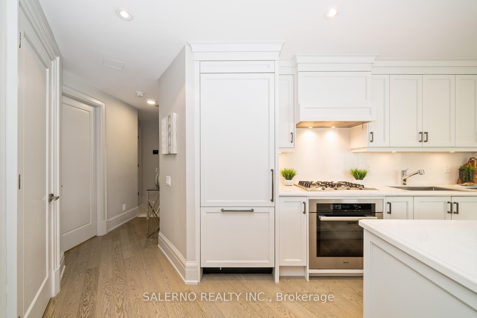 181 Davenport Road, #201