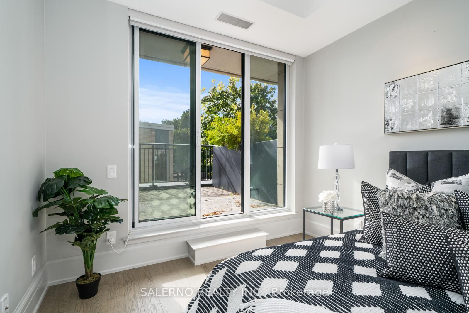 181 Davenport Road, #201