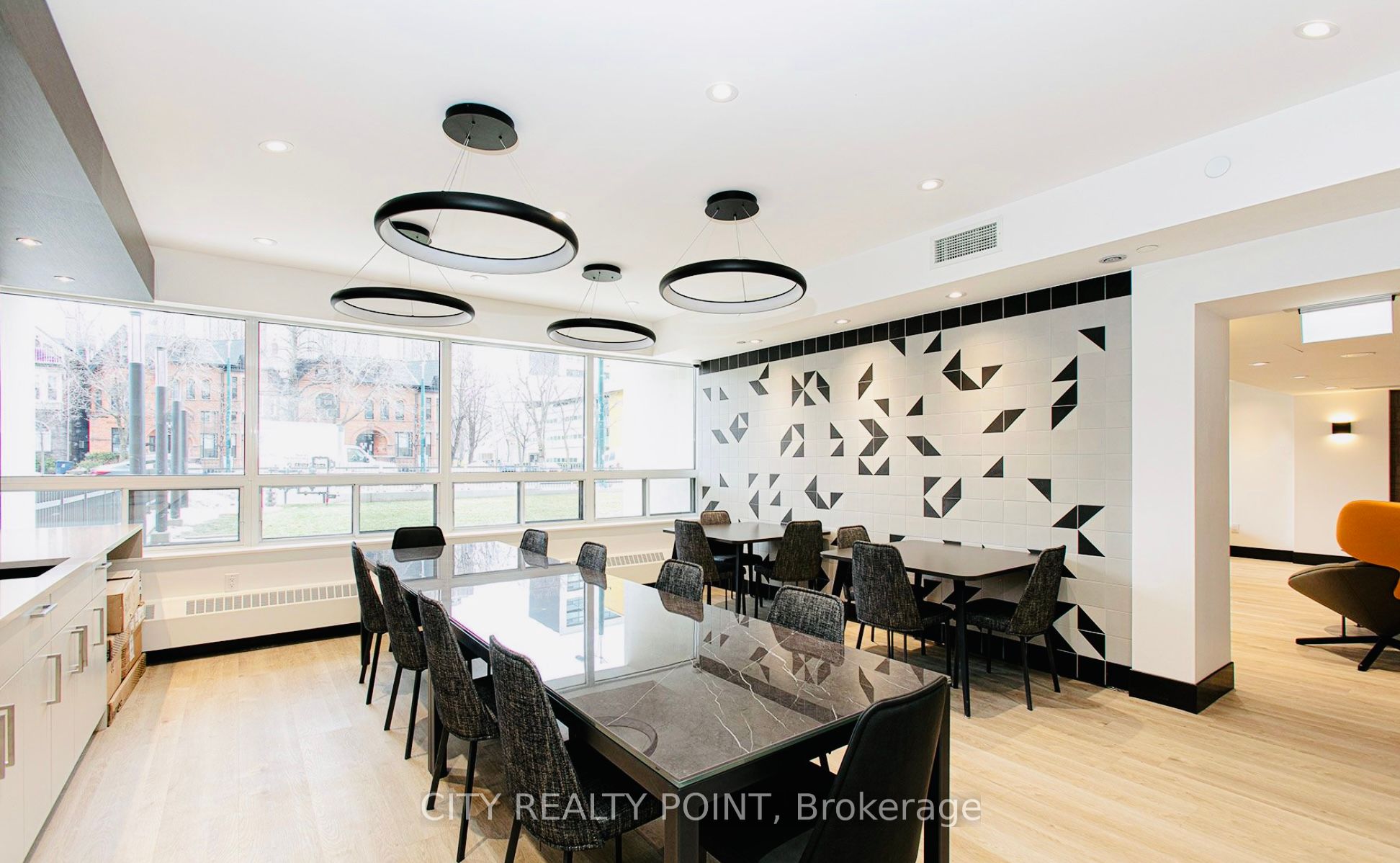 666 Spadina Avenue, #PH9
