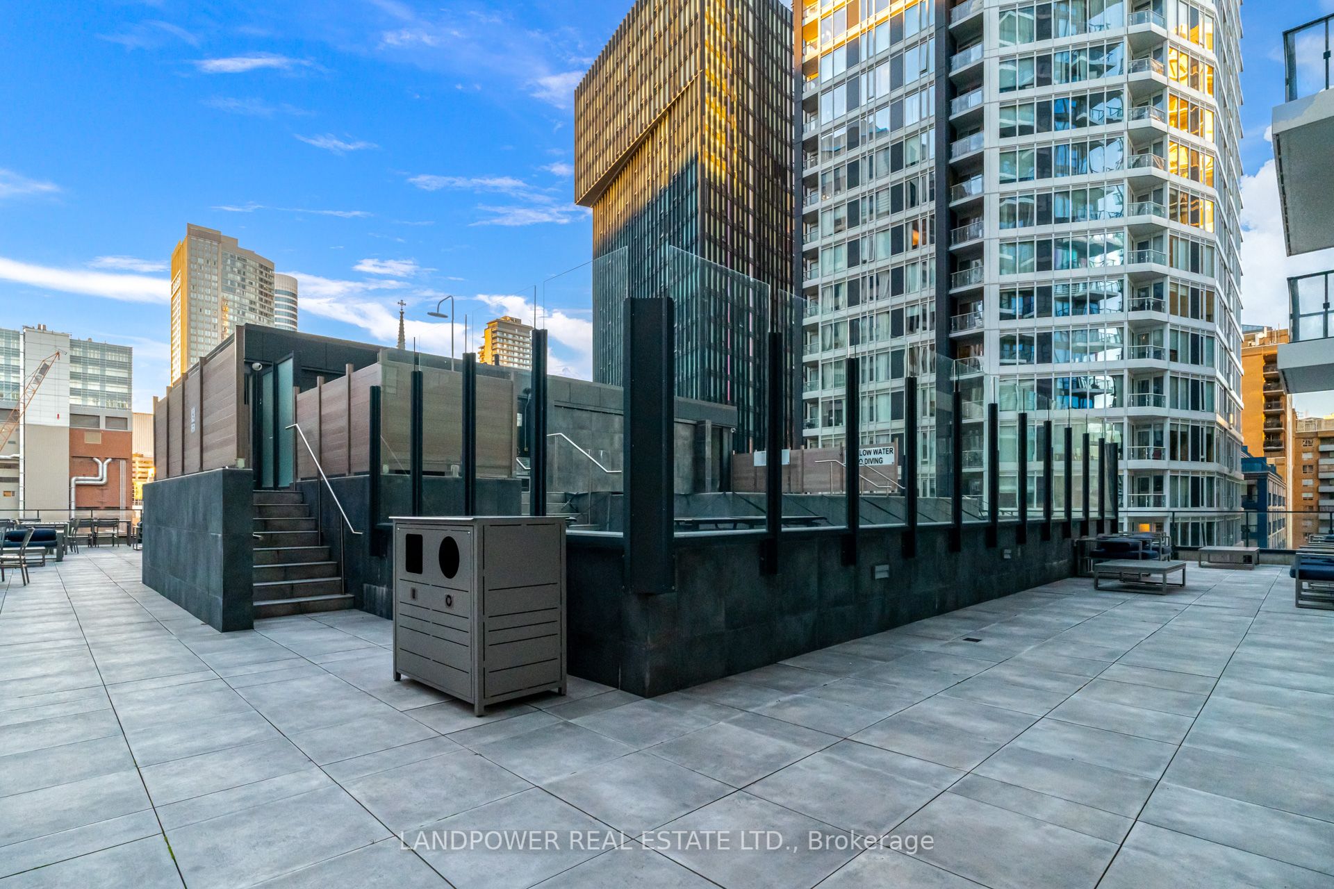 77 Shuter Street #2501