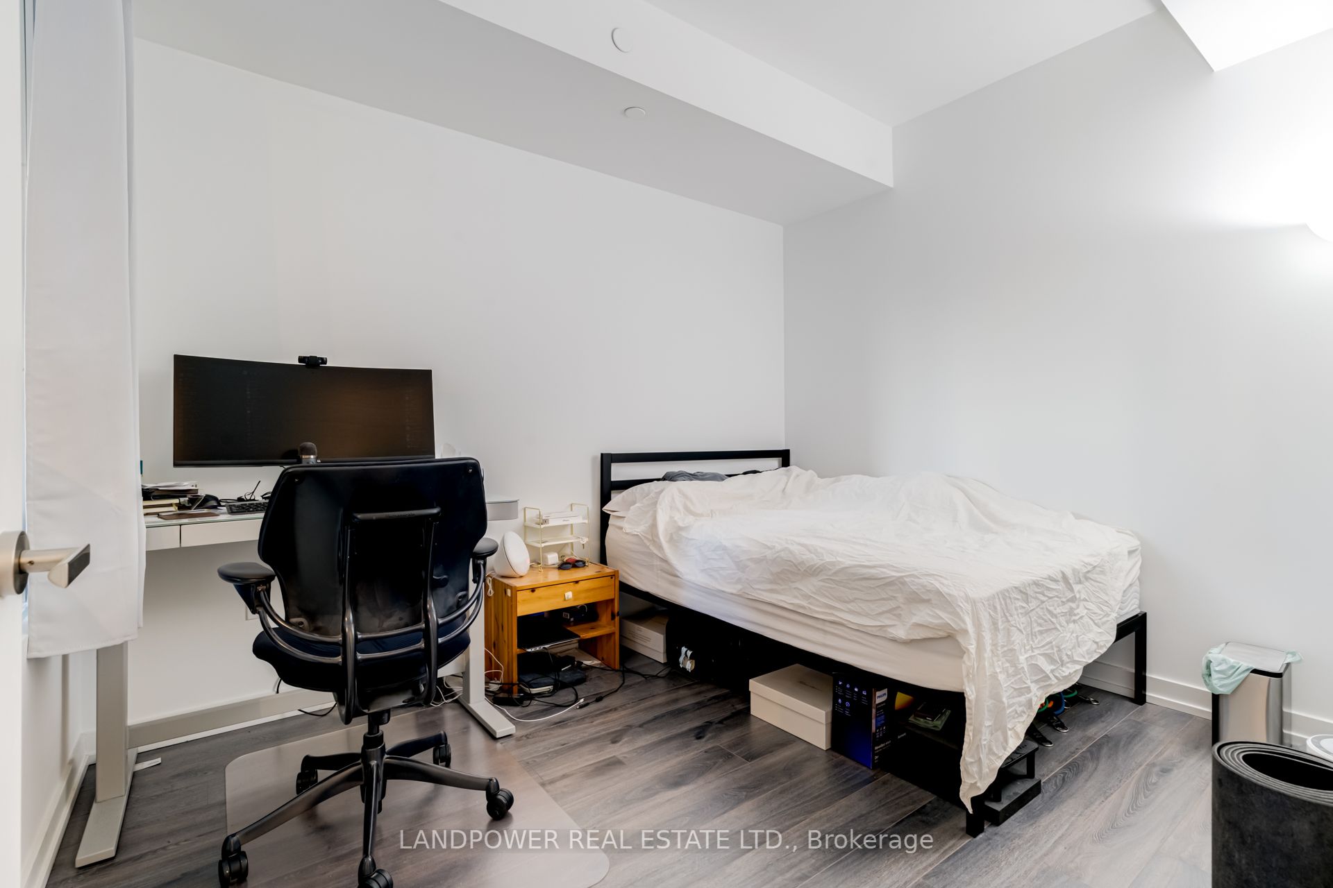 77 Shuter Street #2501
