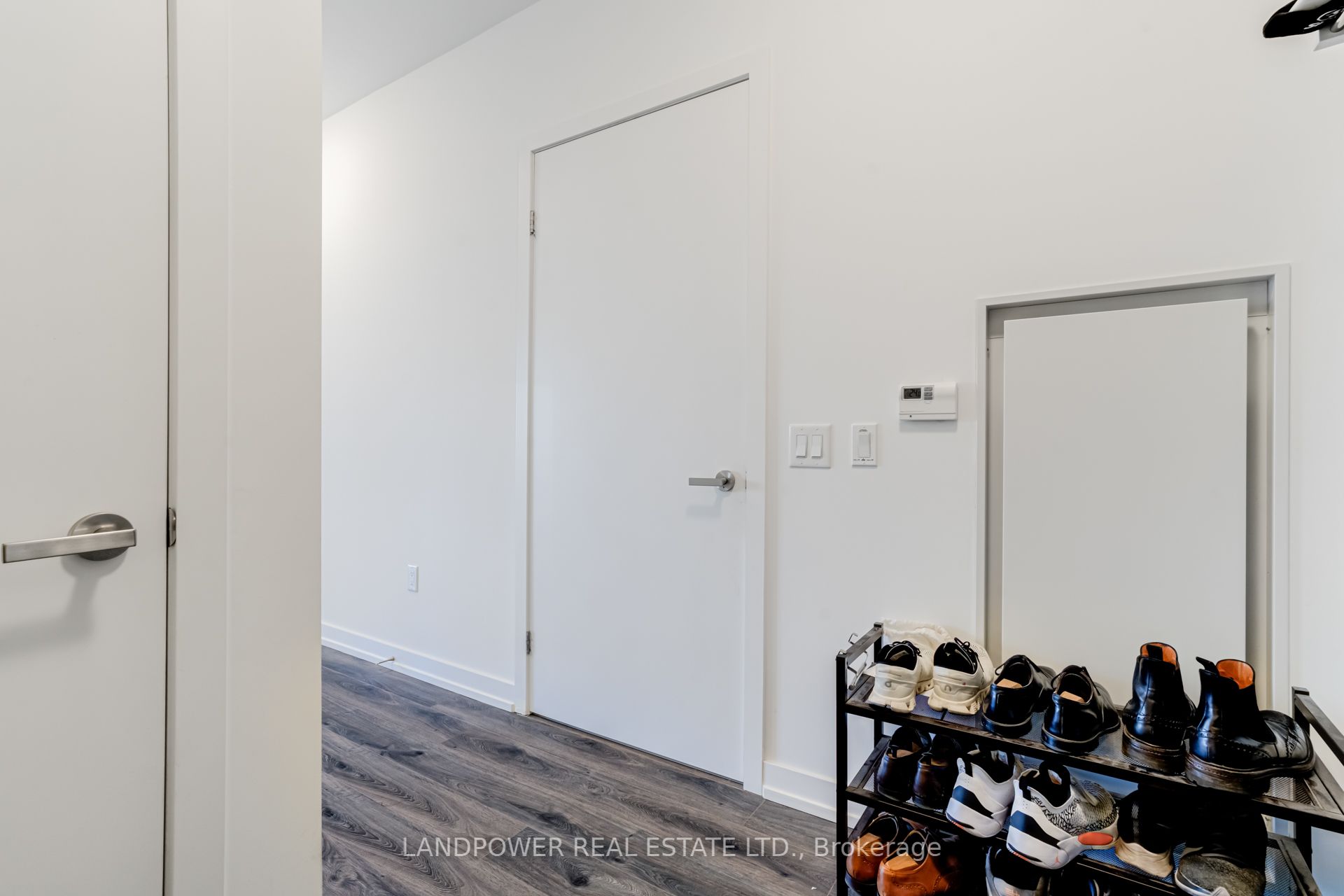 77 Shuter Street #2501
