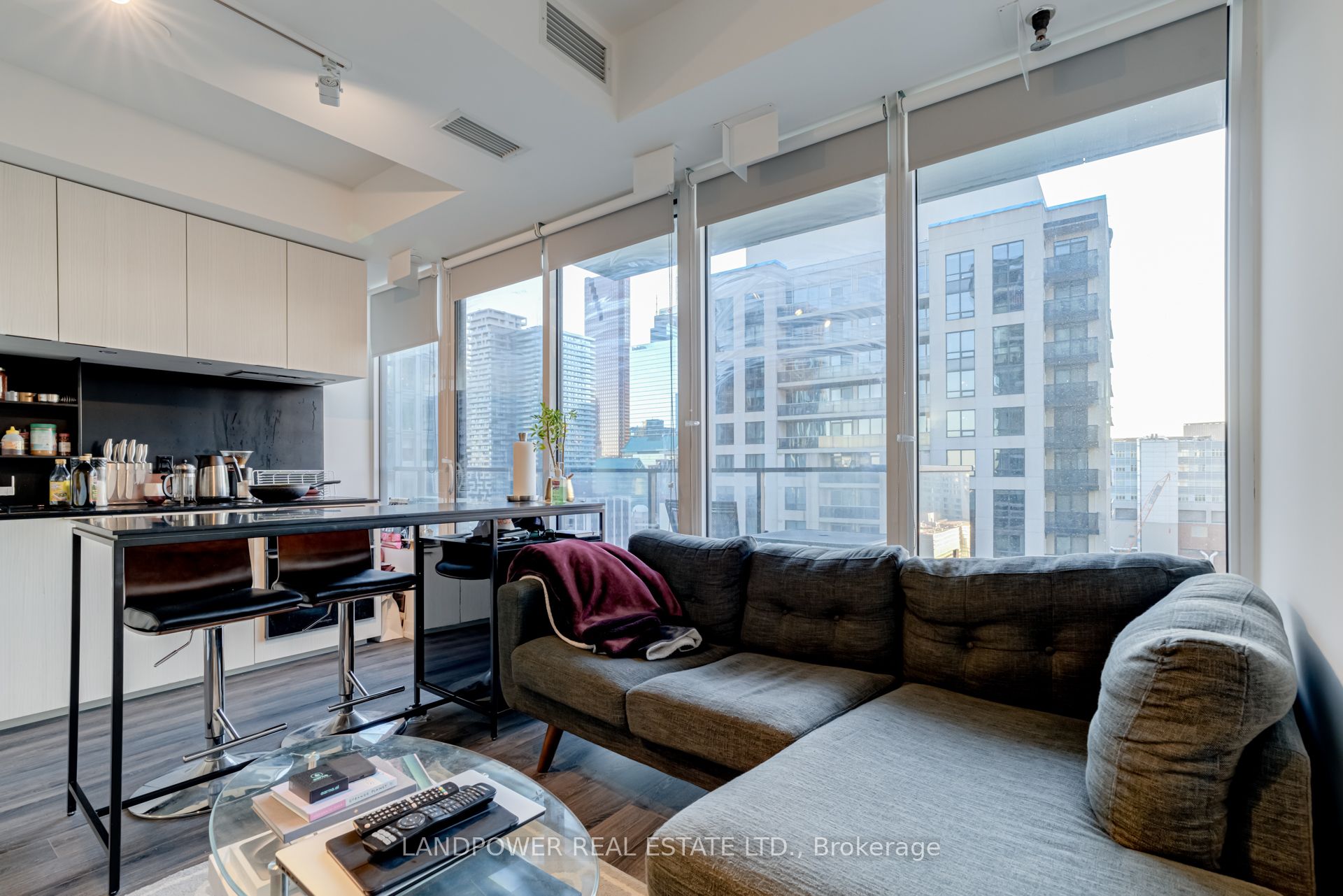77 Shuter Street #2501
