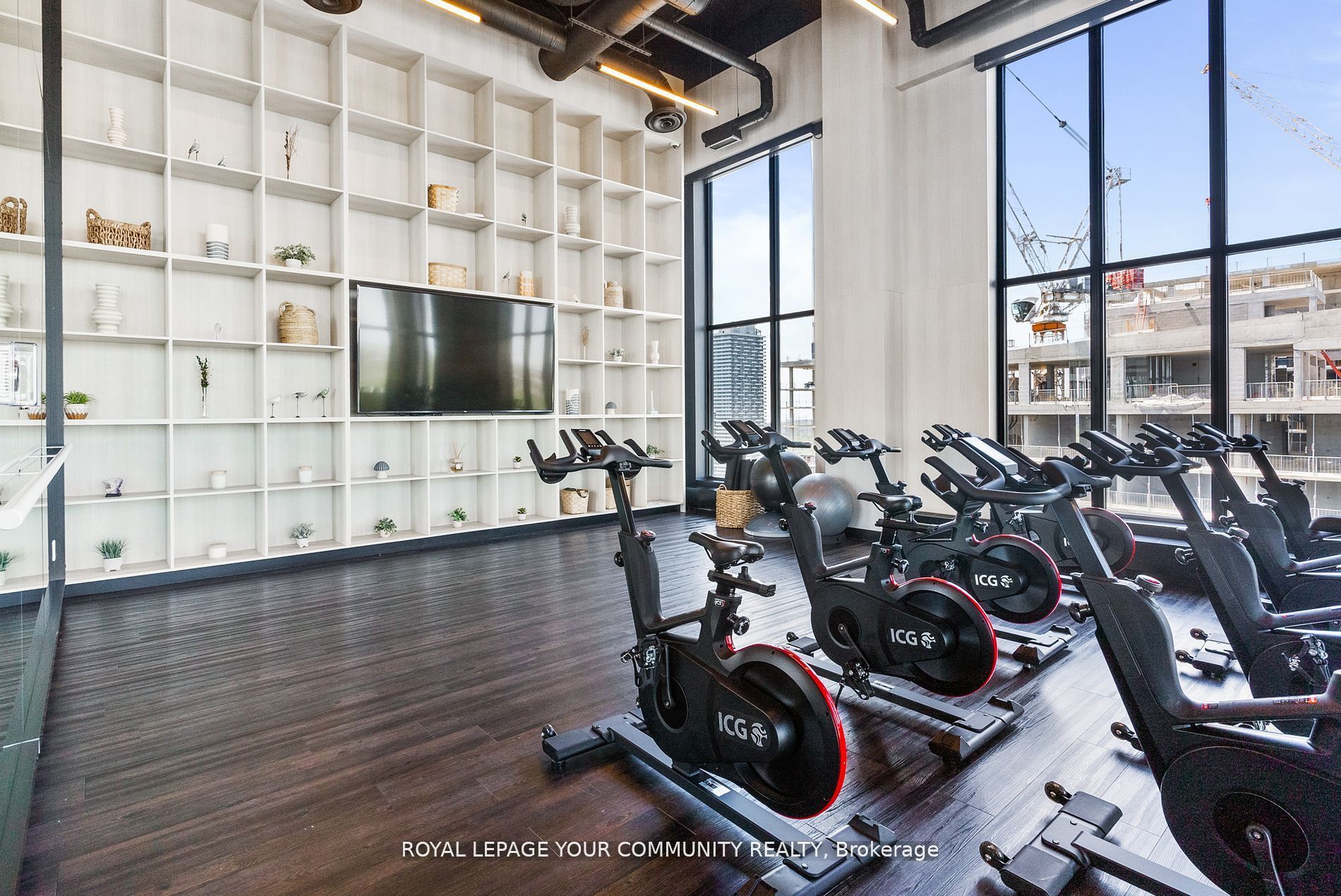 200 Redpath Avenue, #2809