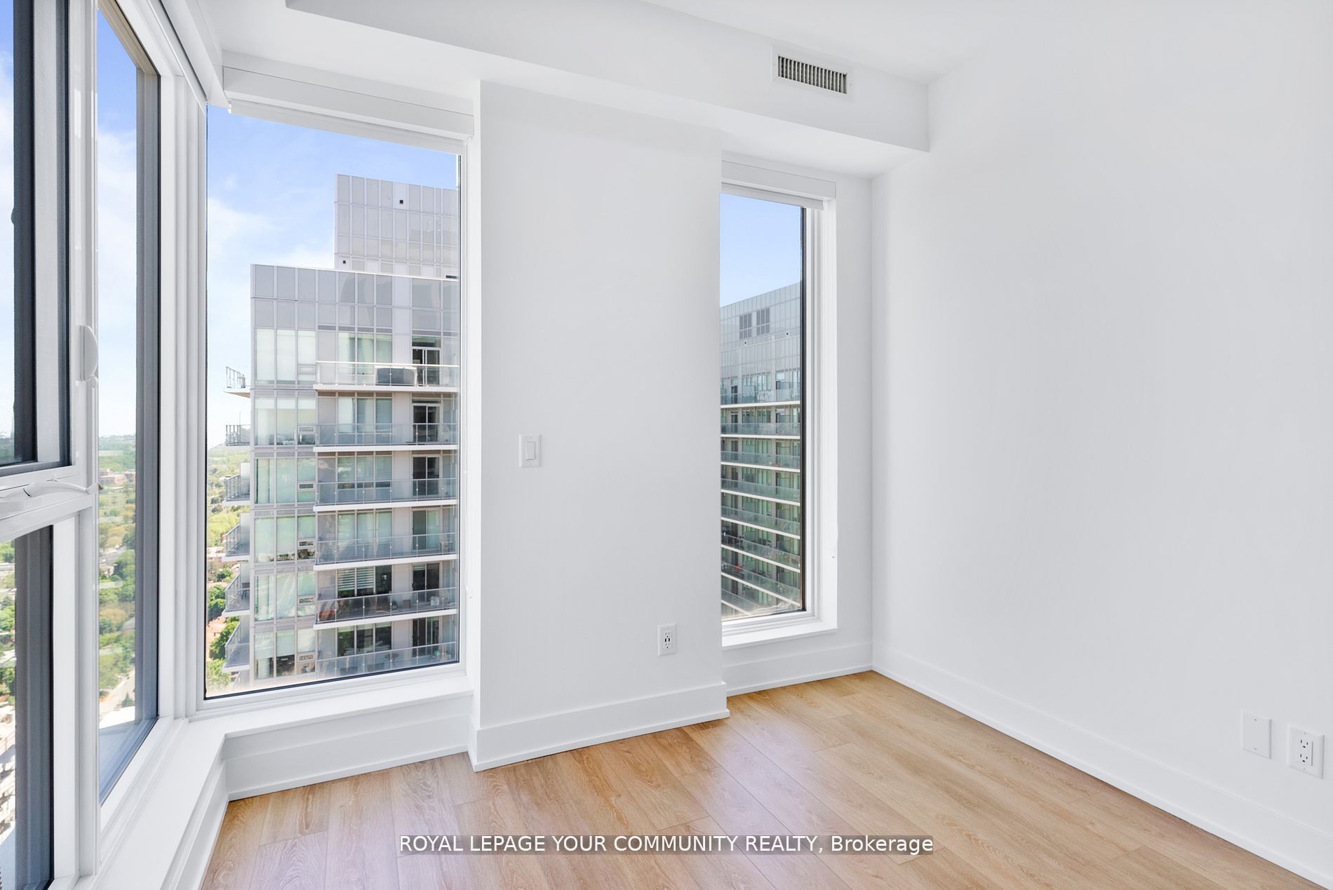 200 Redpath Avenue, #2809