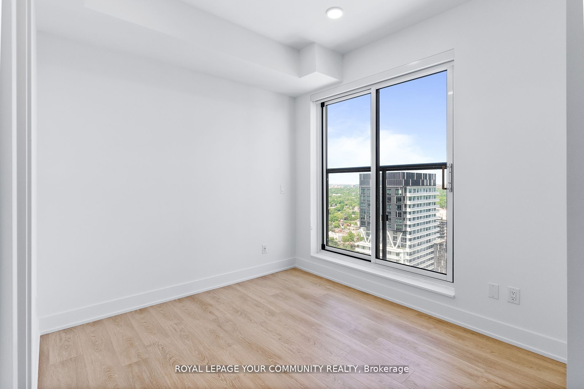 200 Redpath Avenue, #2809
