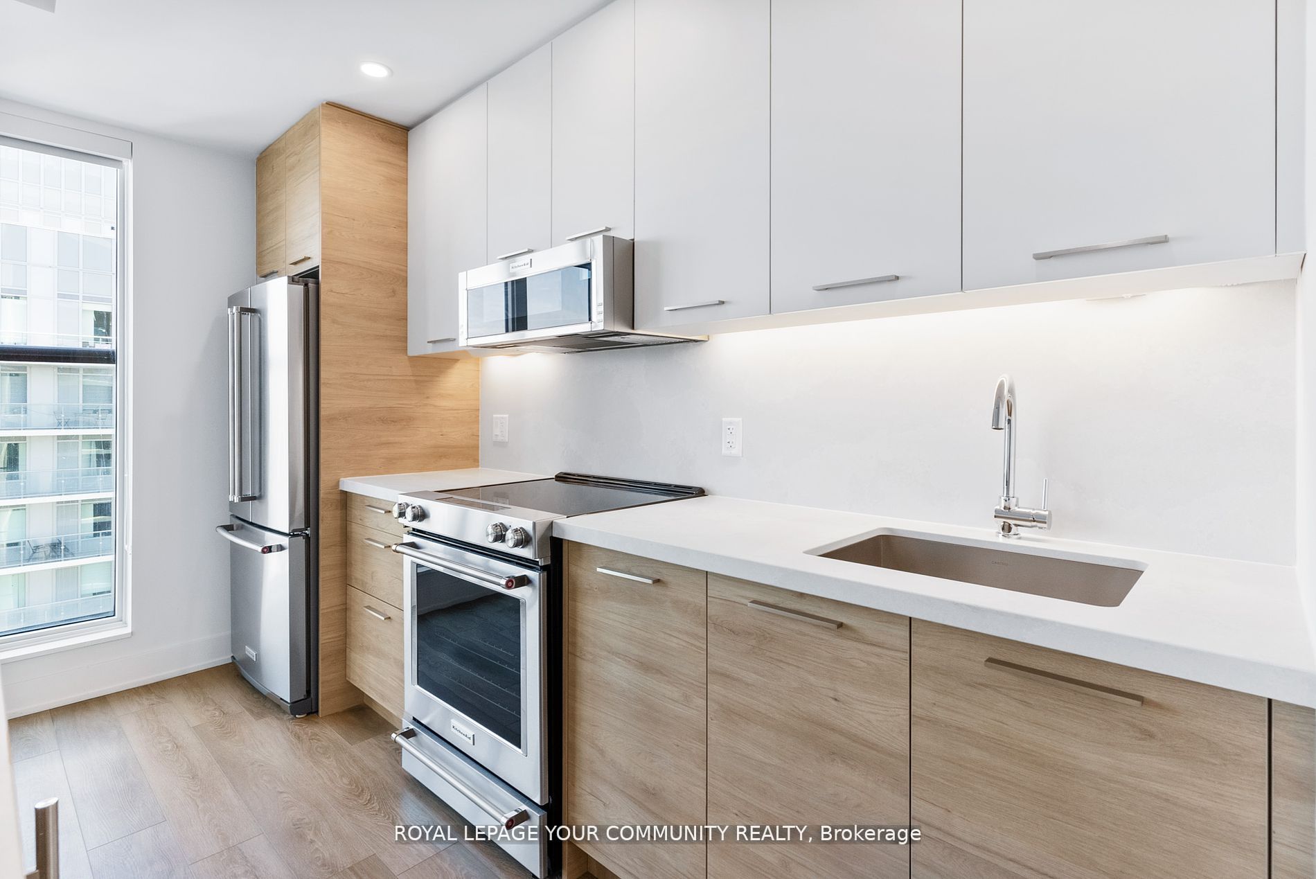 200 Redpath Avenue, #2809
