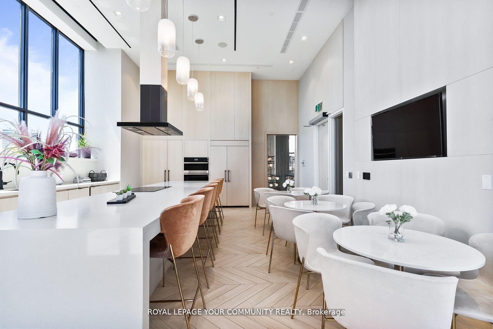 200 Redpath Avenue, #2809