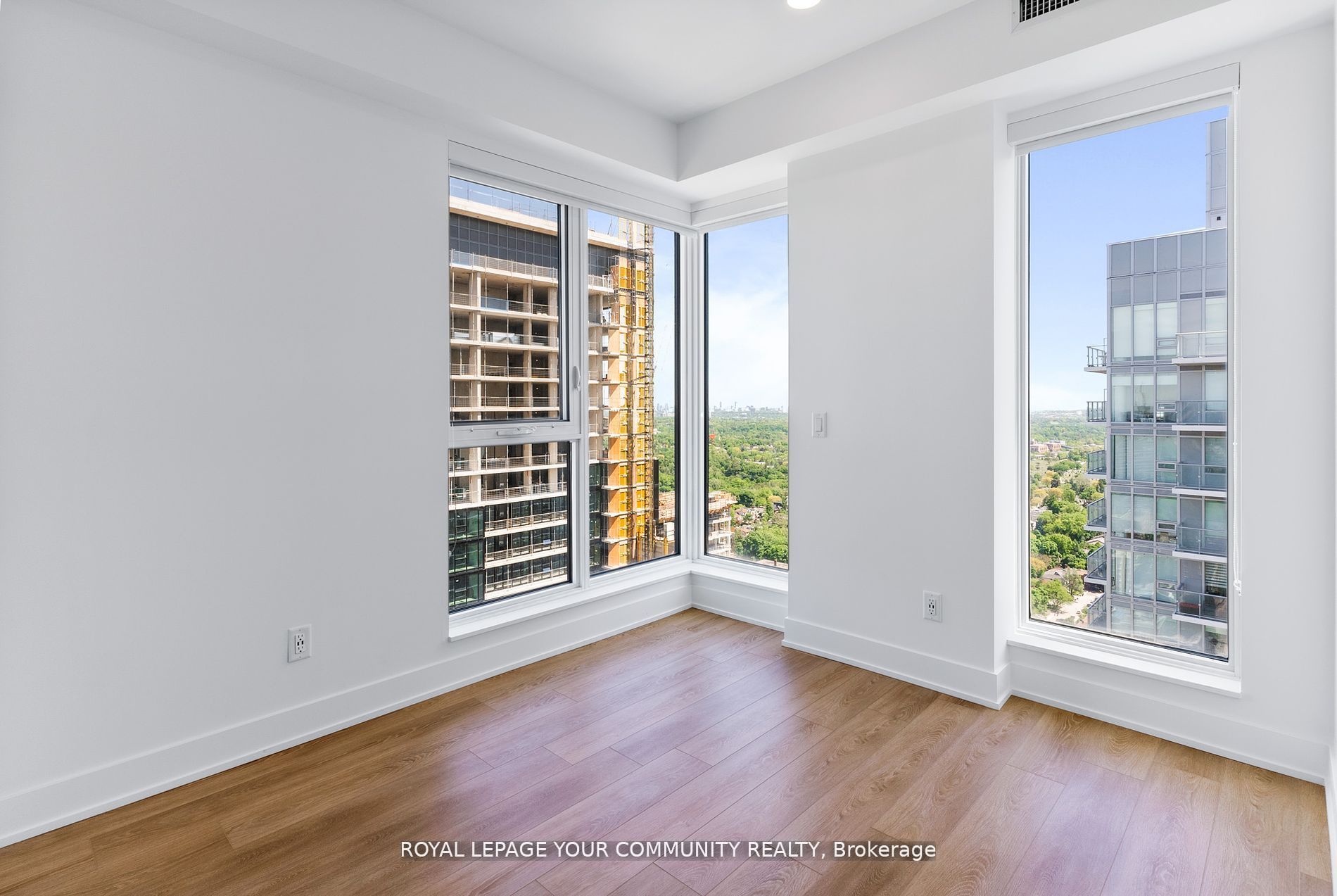 200 Redpath Avenue, #2809