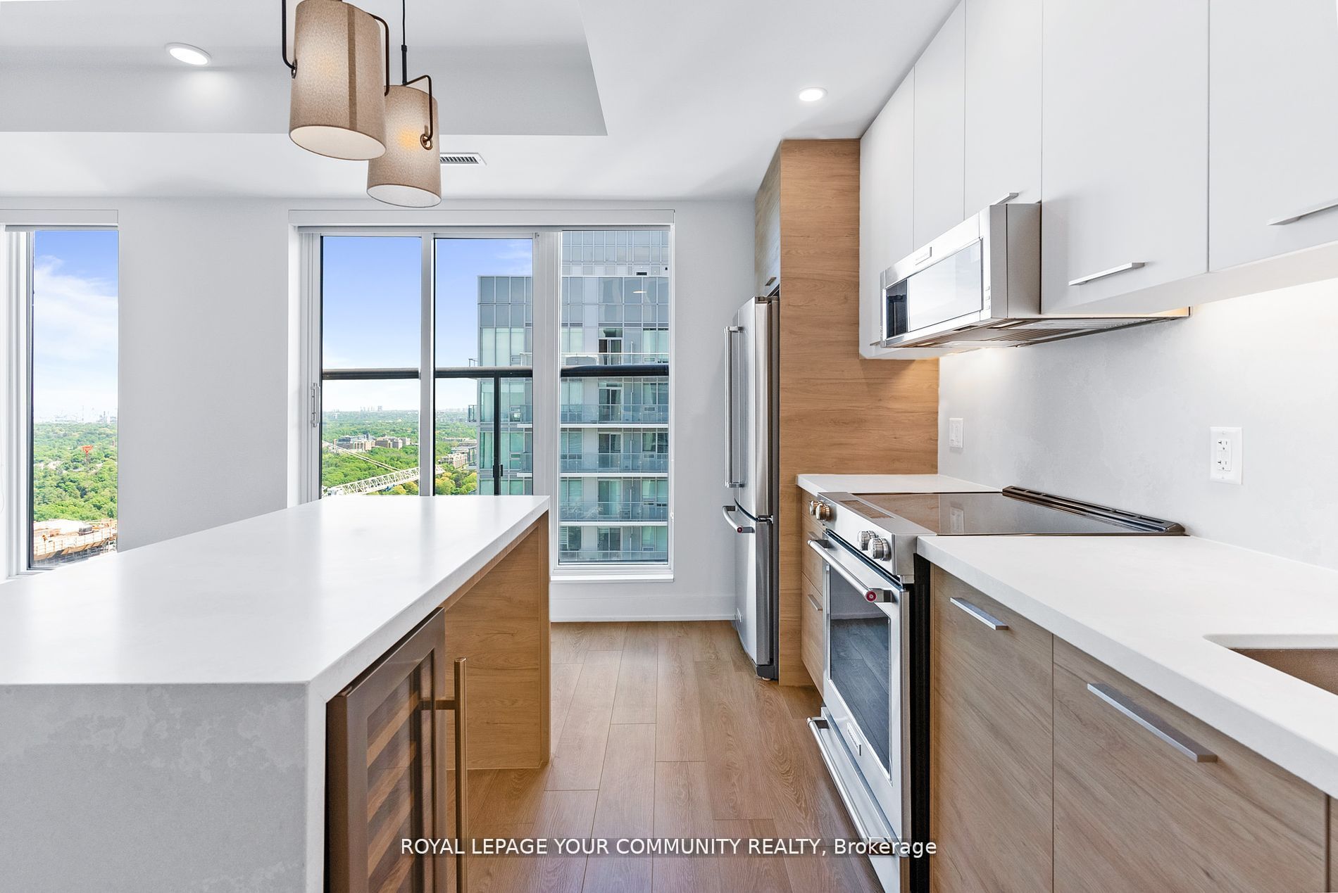 200 Redpath Avenue, #2809