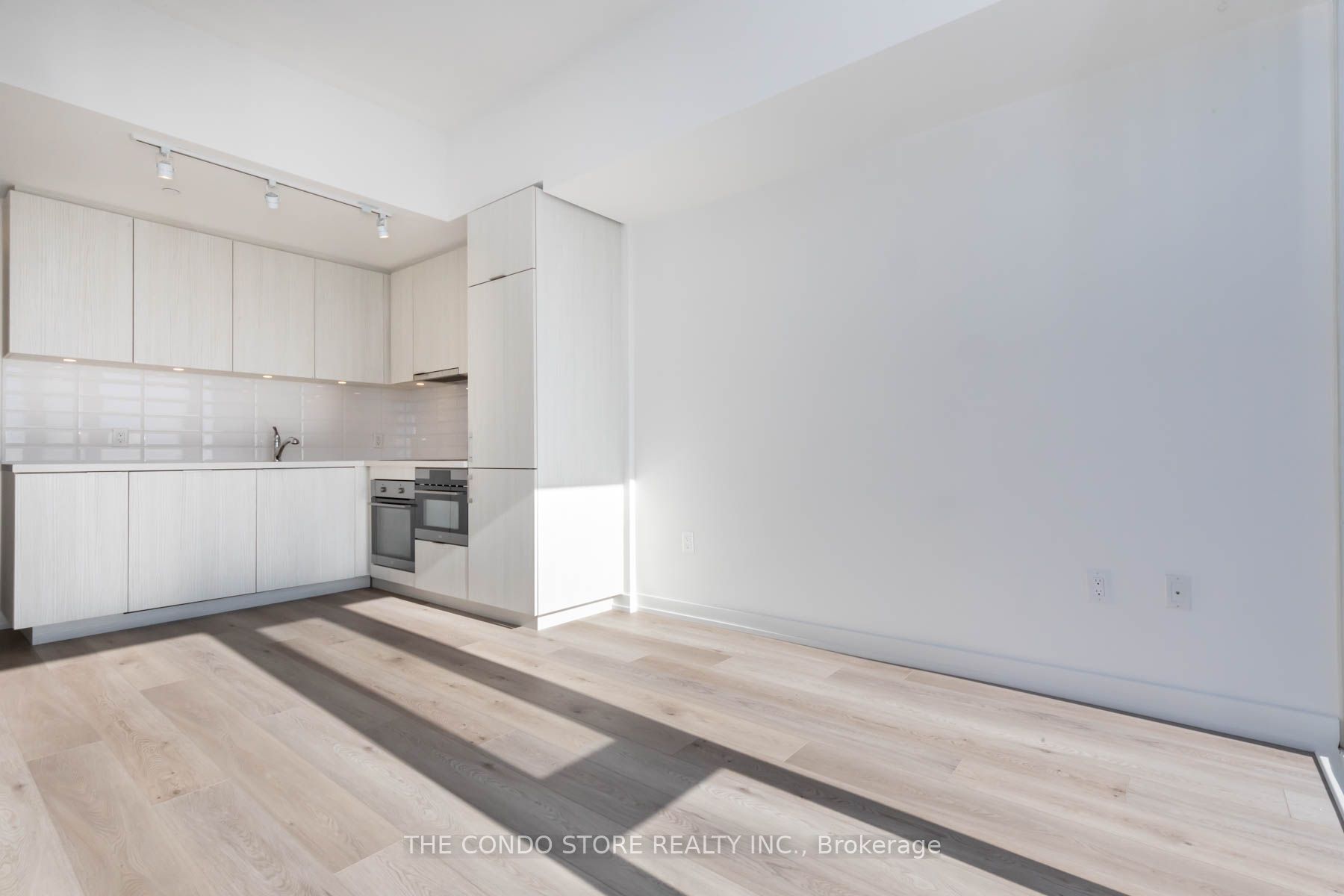 158 Front Street E #2201