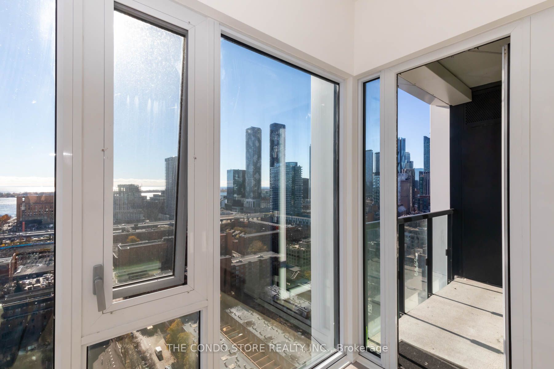 158 Front Street E #2201