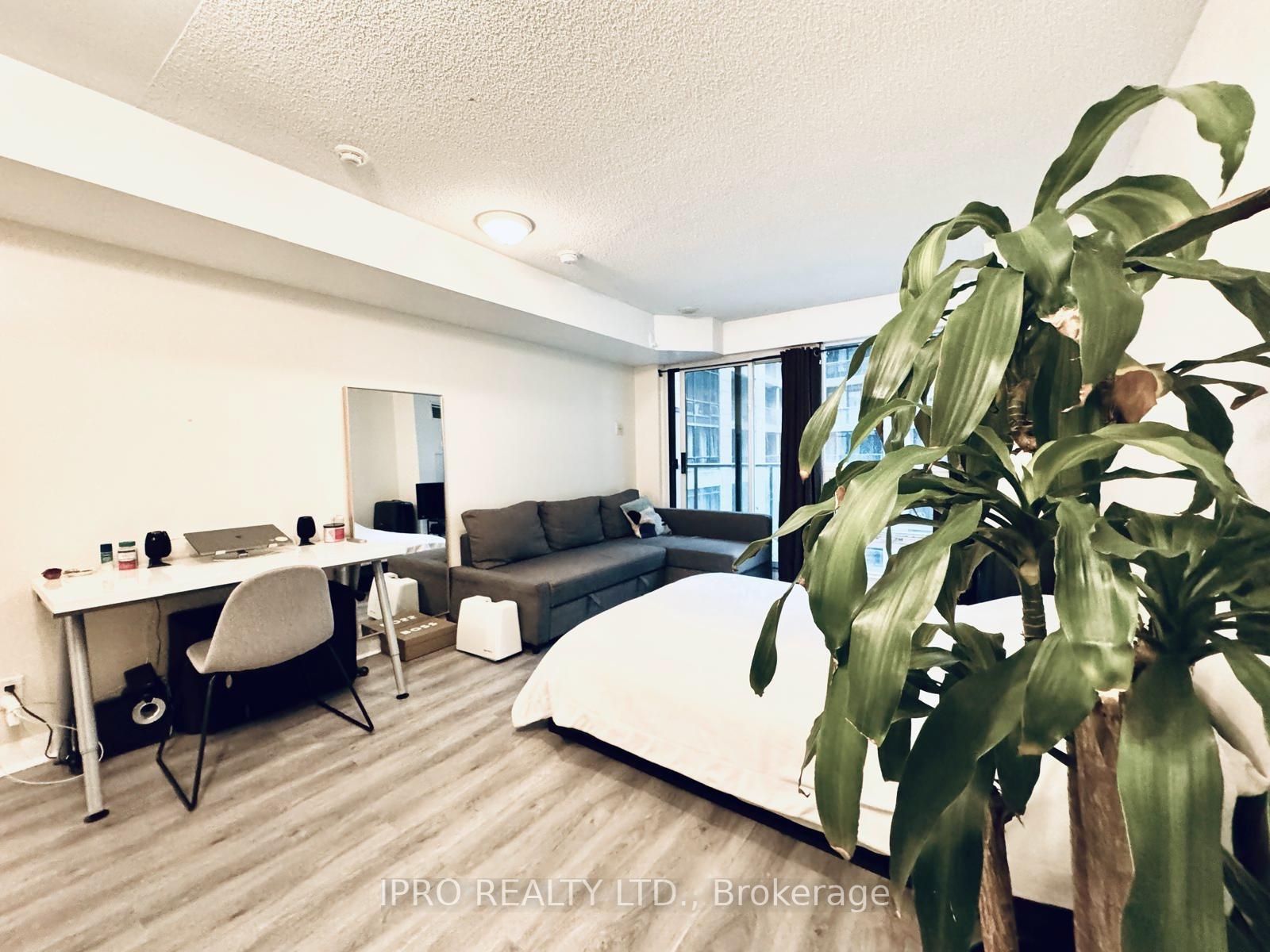 600 Fleet Street W, #413