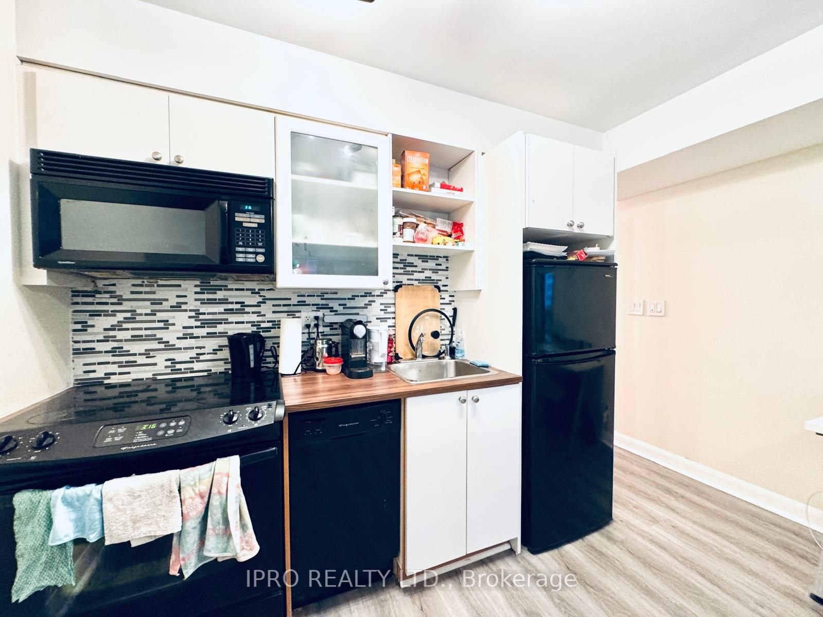 600 Fleet Street W, #413
