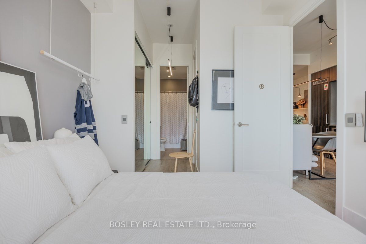 80 Vanauley Street, #PH16