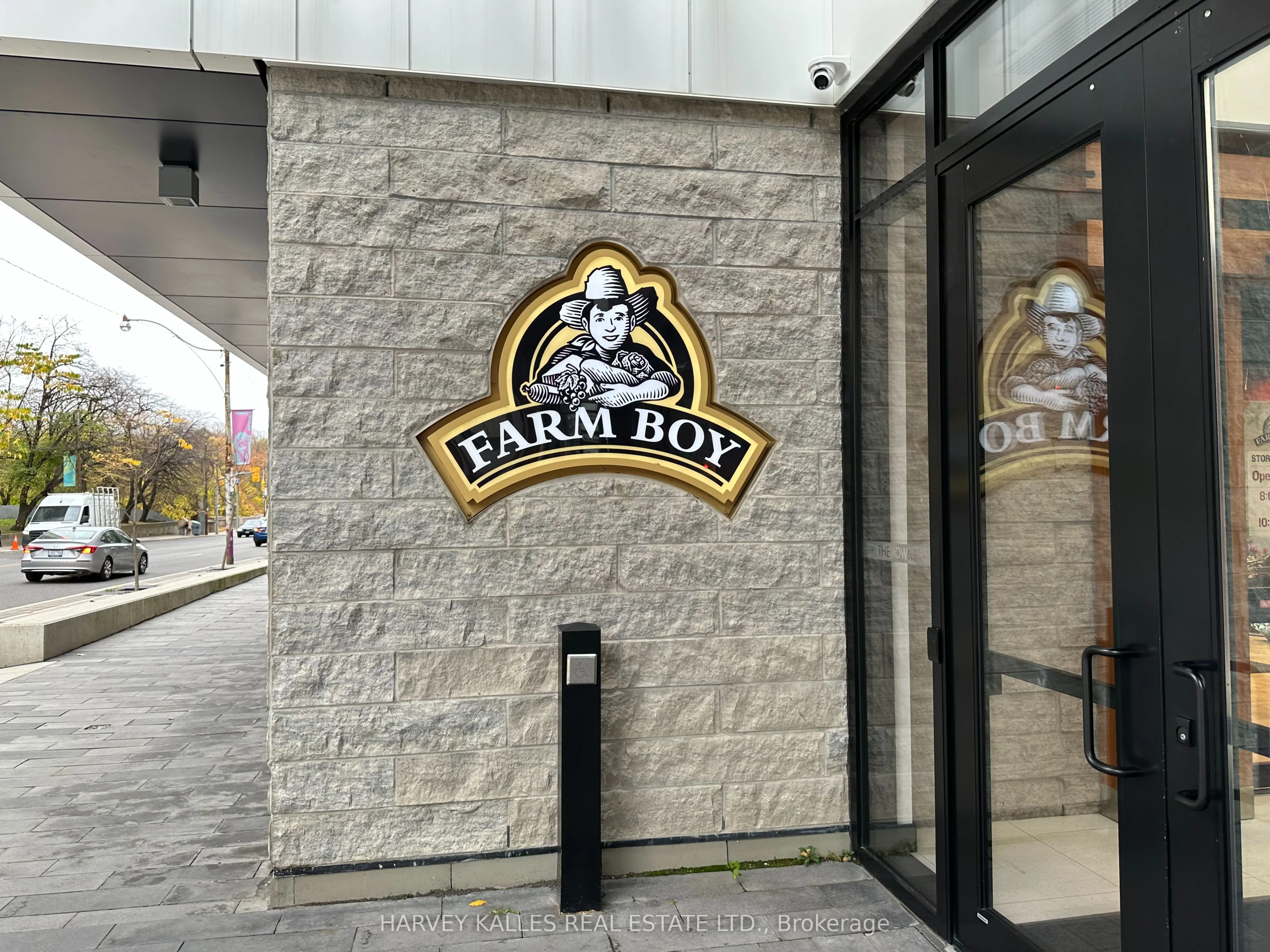 79 St Clair Avenue E, #202C
