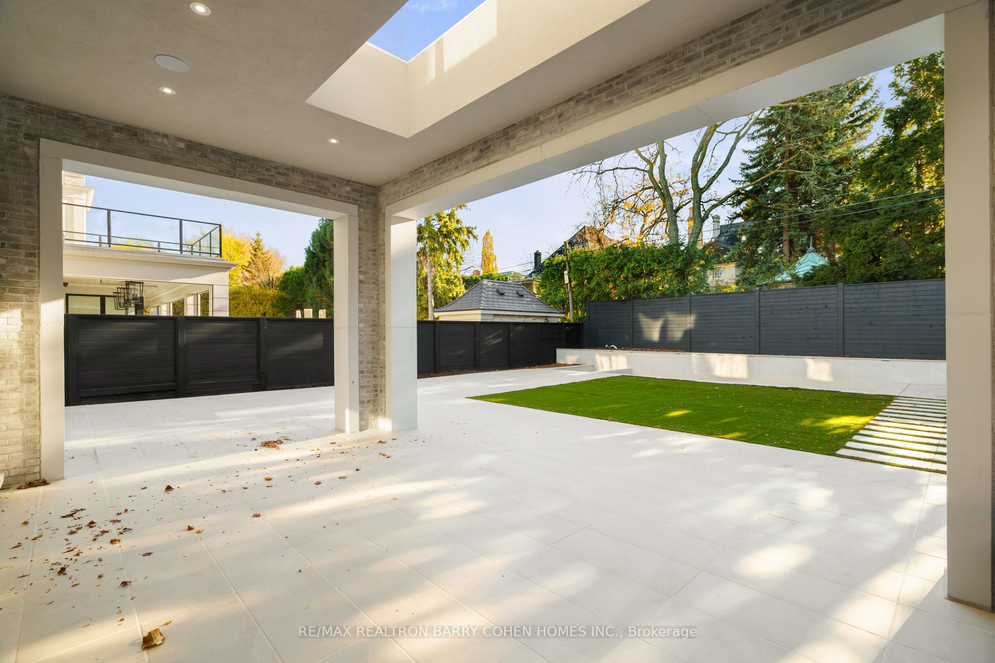 228 Dunvegan Road