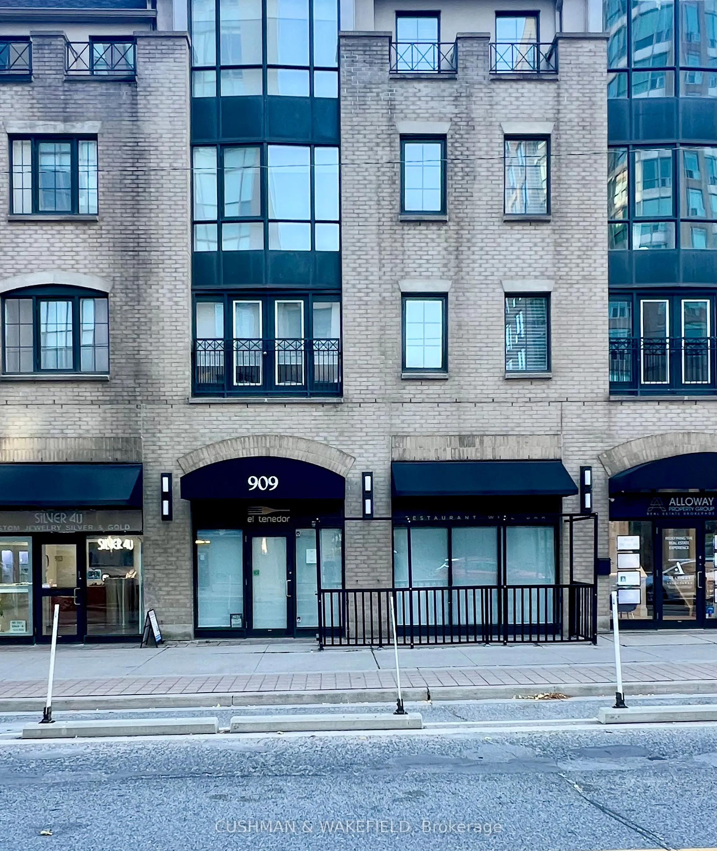 909 Yonge Street, #29, 30