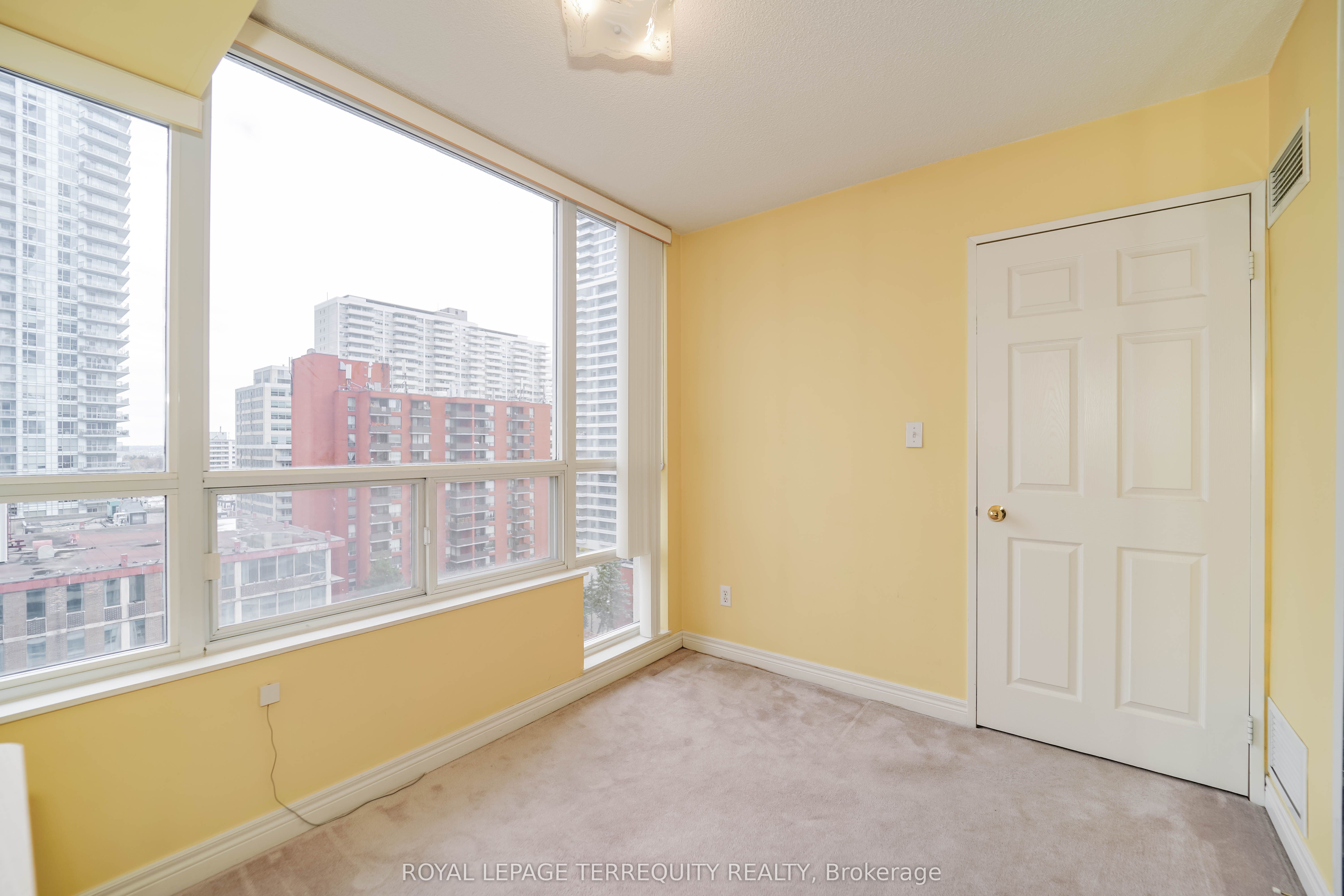 43 Eglinton Avenue E, #1708