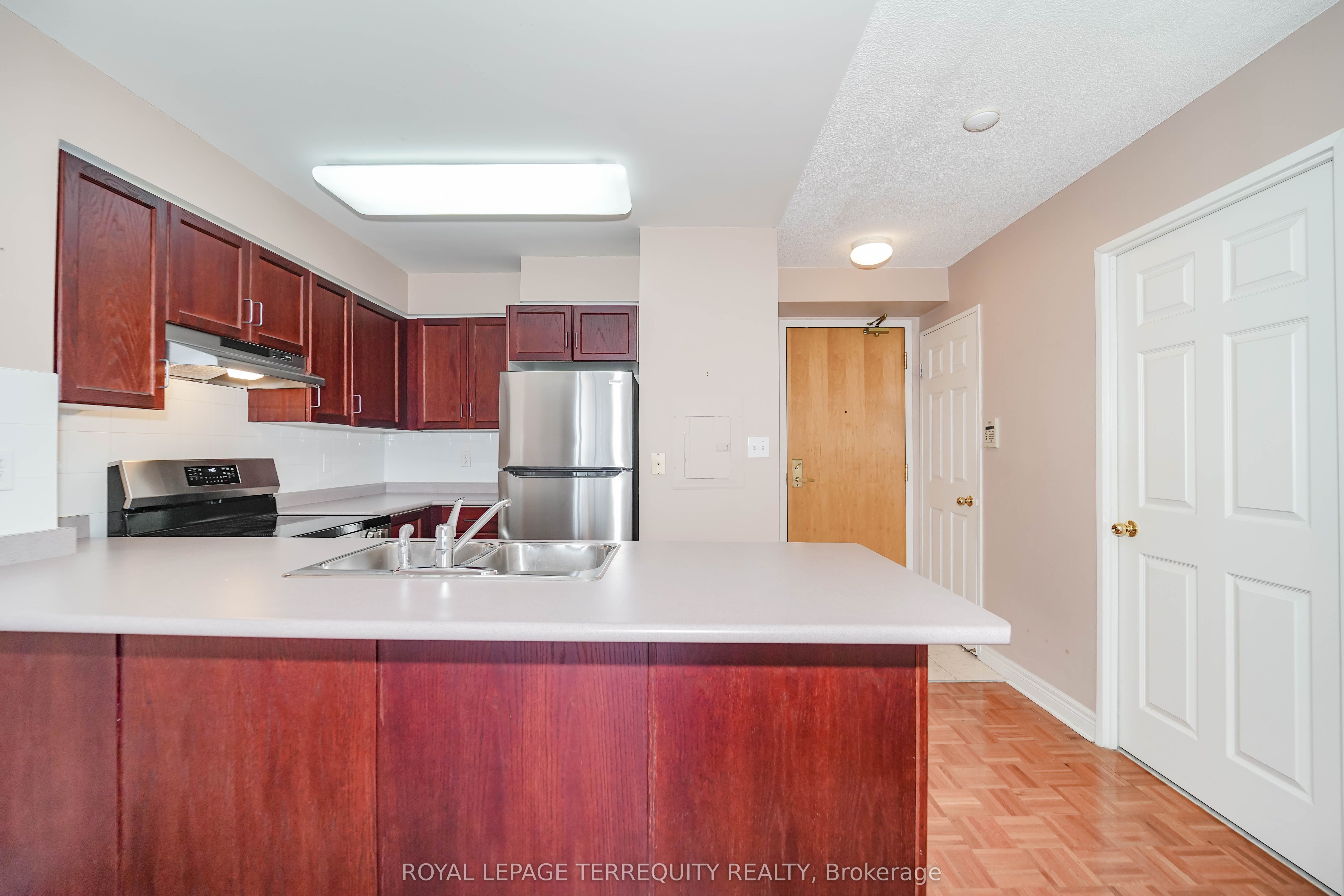 43 Eglinton Avenue E, #1708