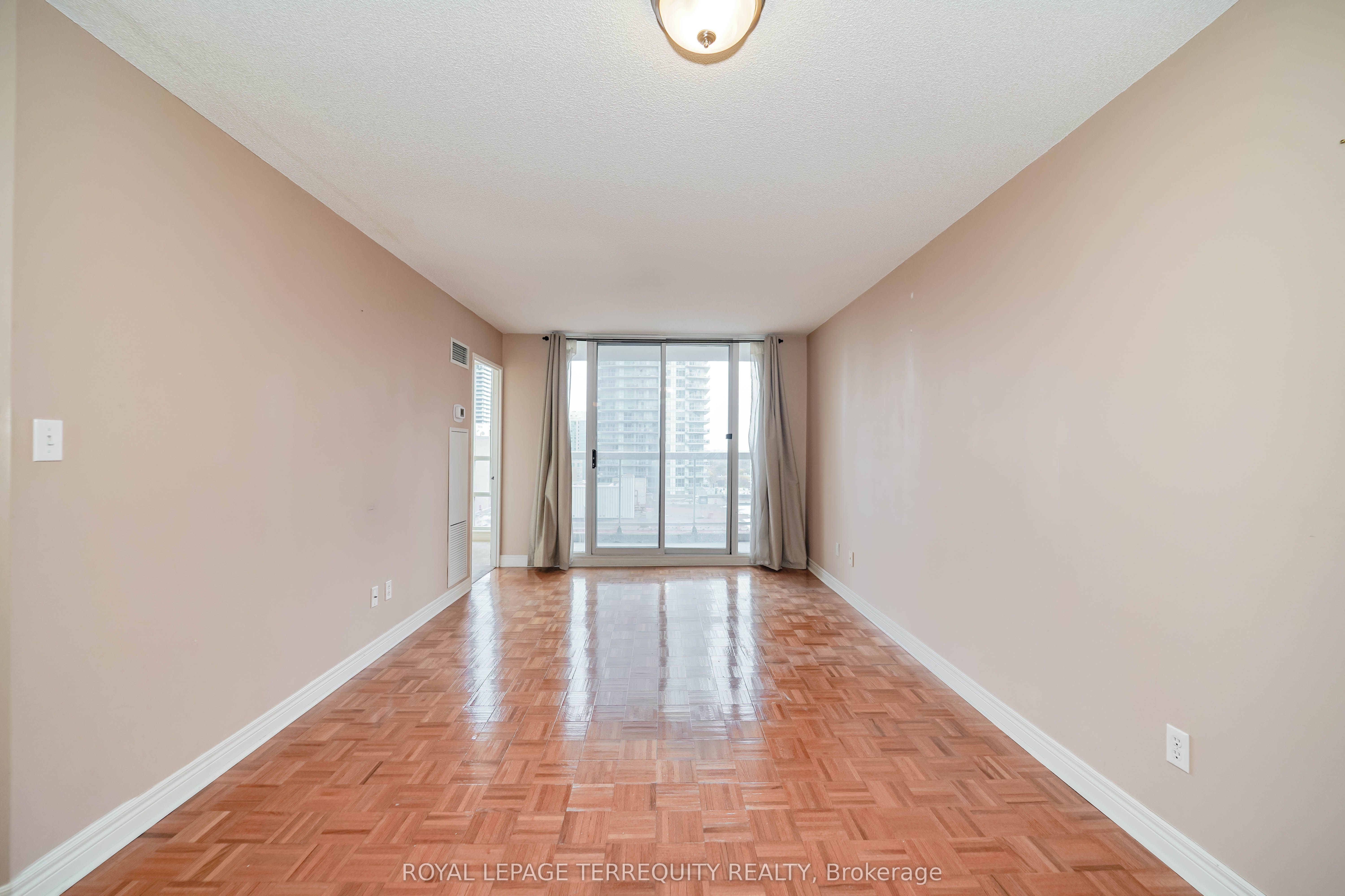 43 Eglinton Avenue E, #1708
