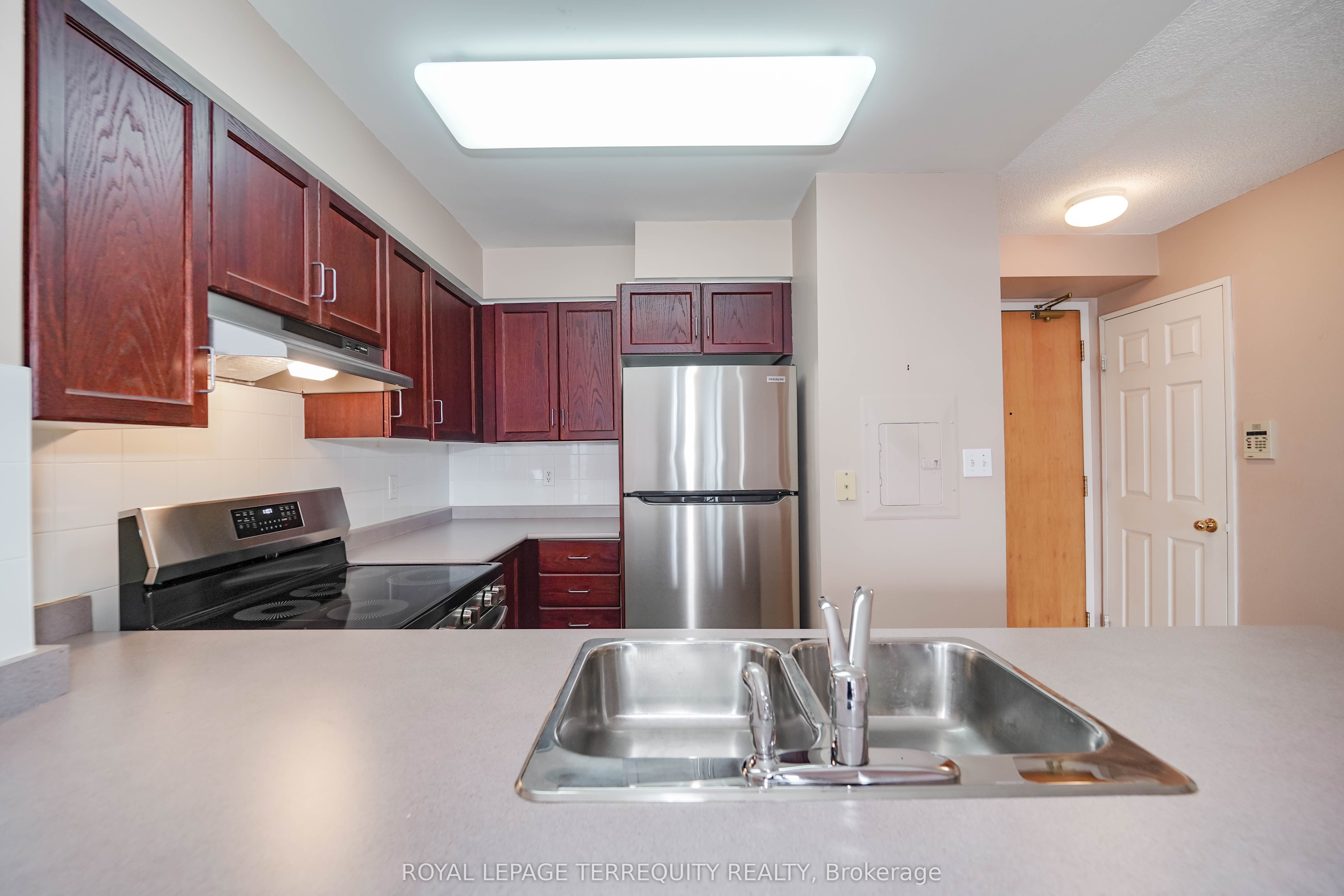 43 Eglinton Avenue E, #1708