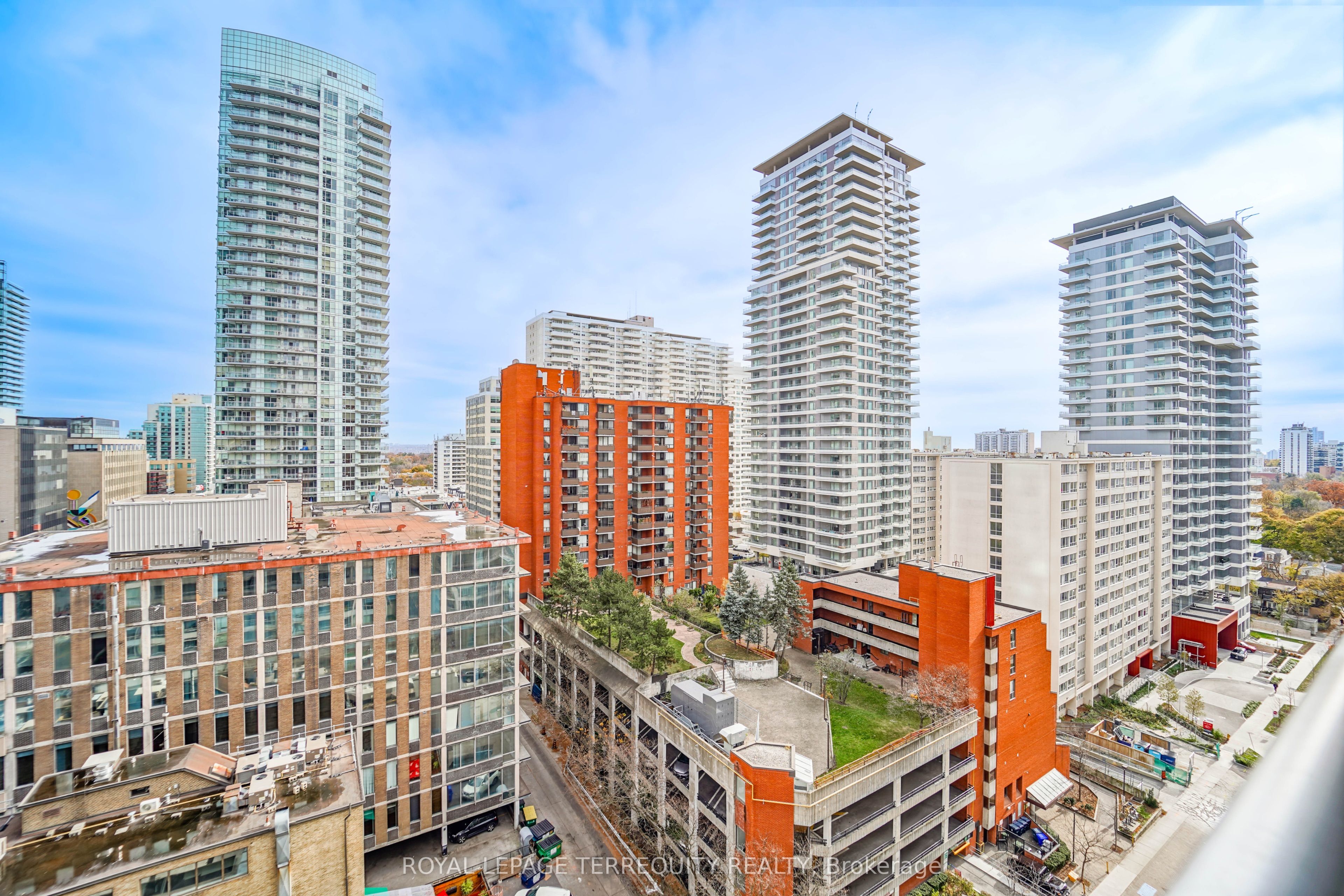 43 Eglinton Avenue E, #1708