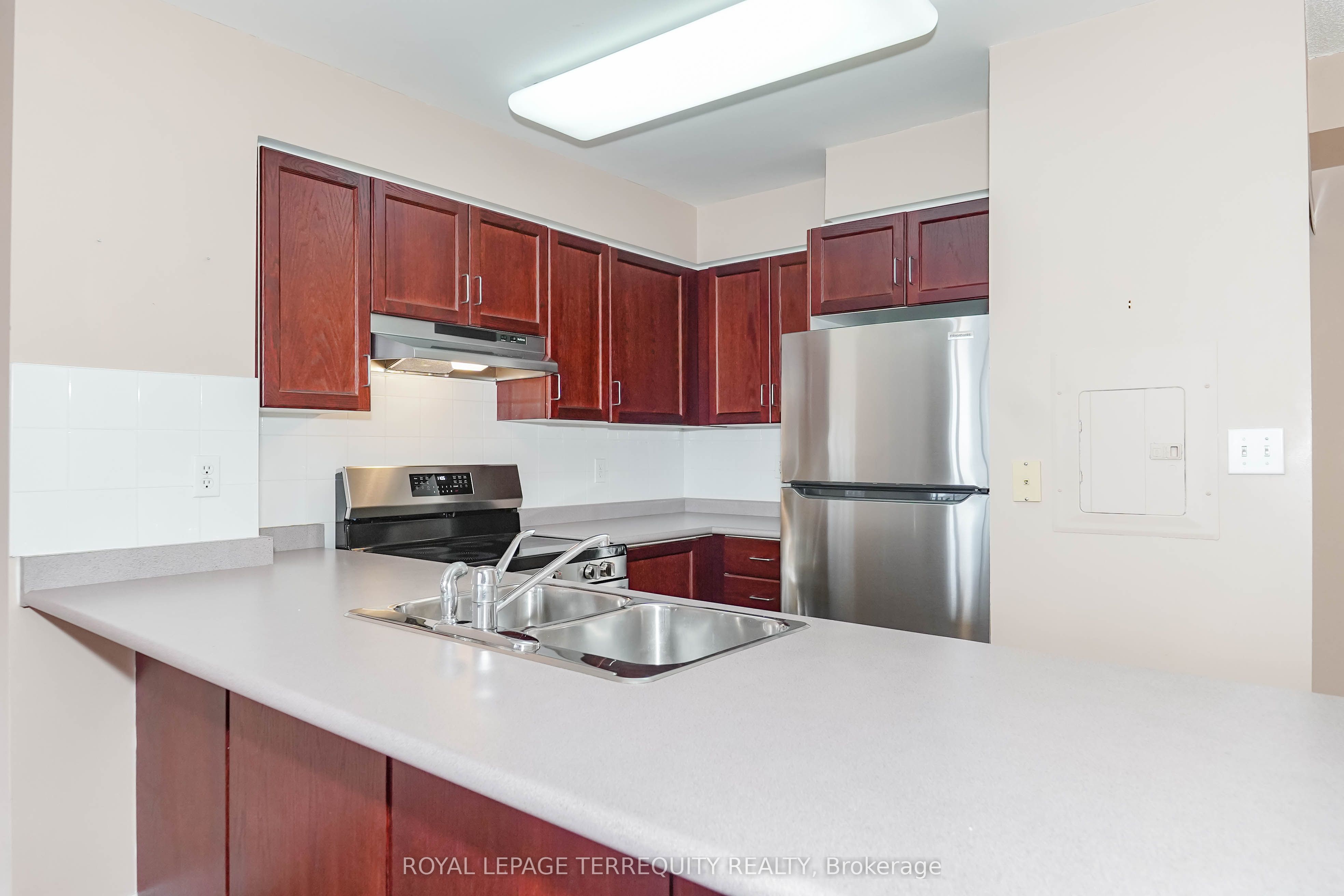 43 Eglinton Avenue E, #1708