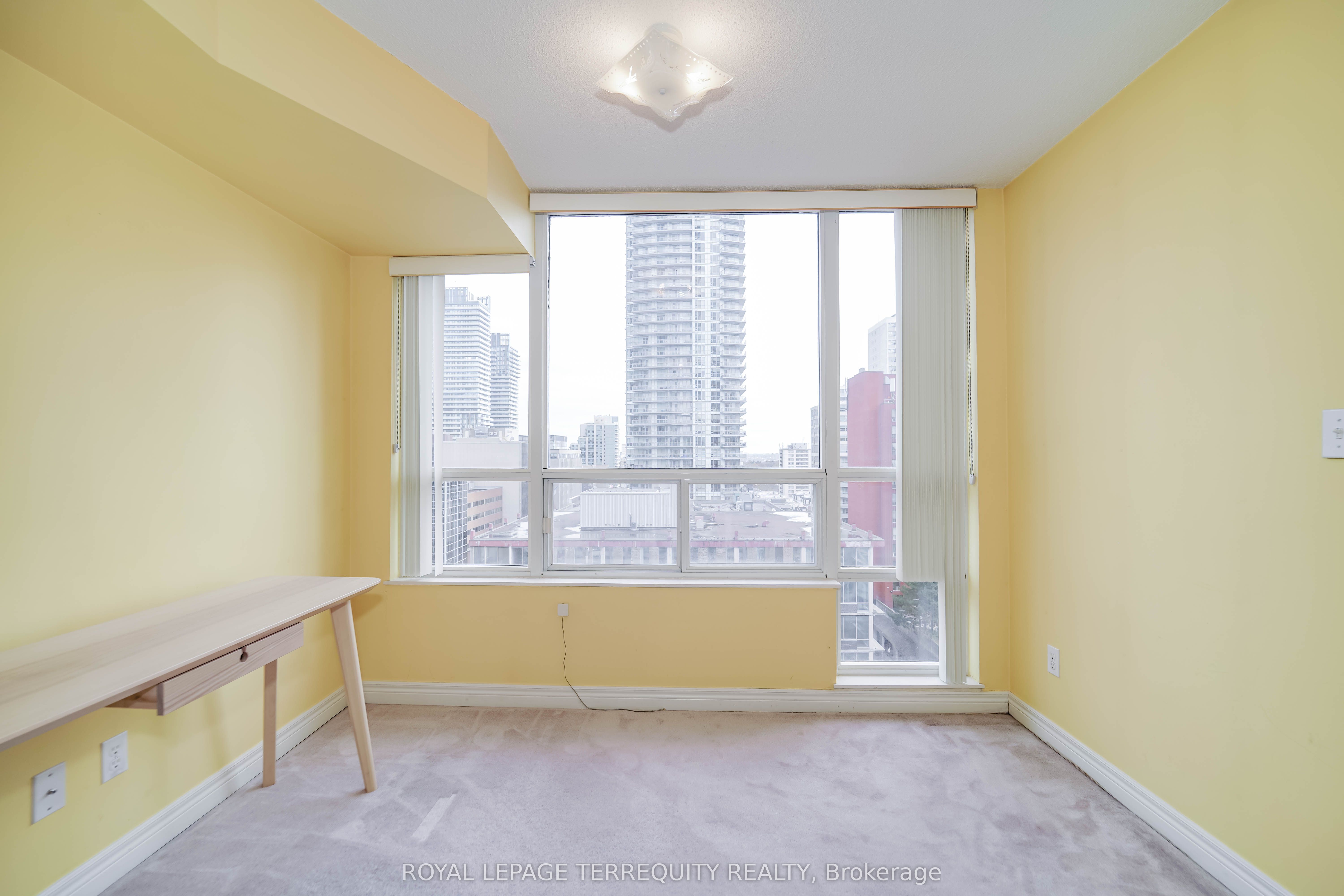 43 Eglinton Avenue E, #1708