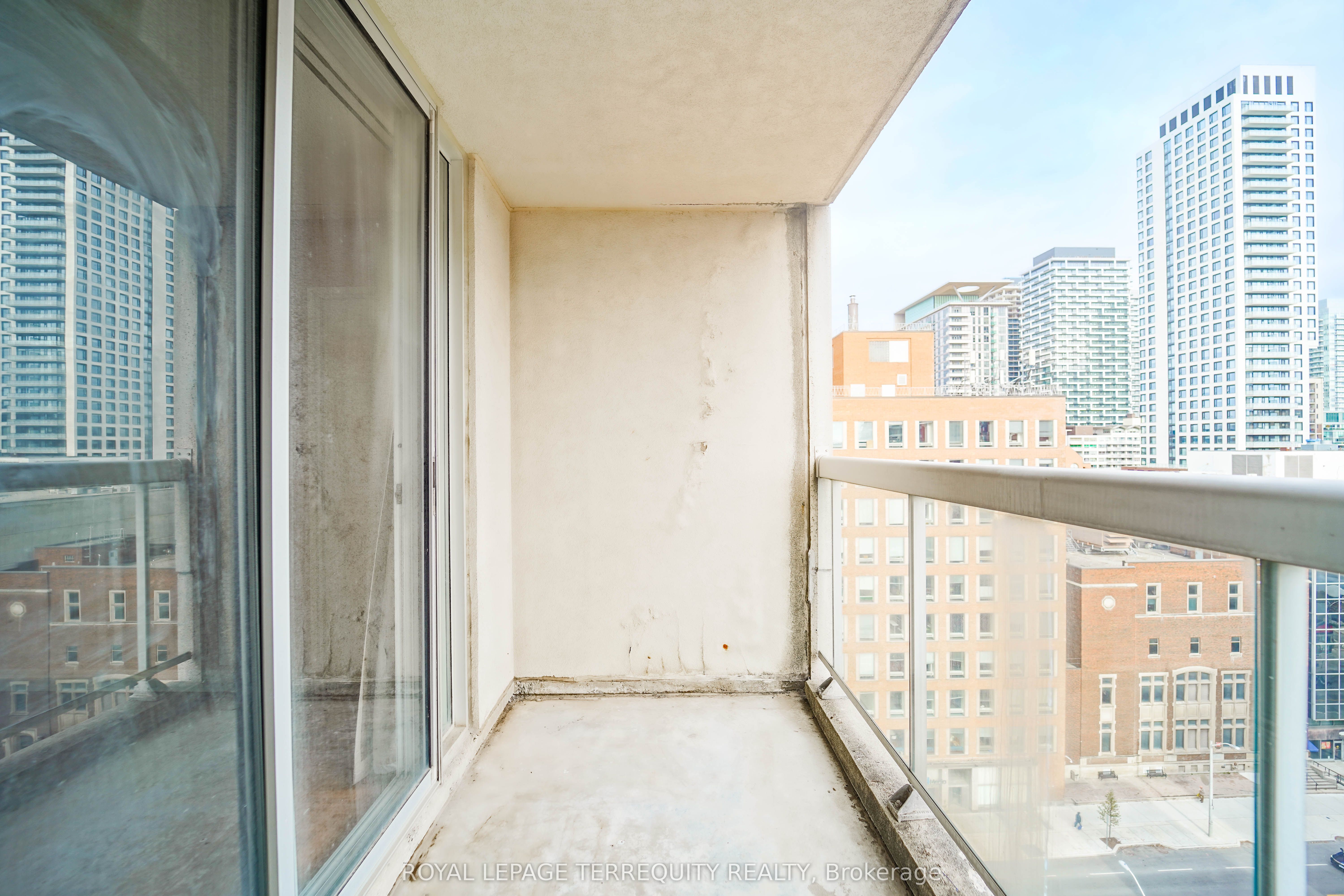 43 Eglinton Avenue E, #1708