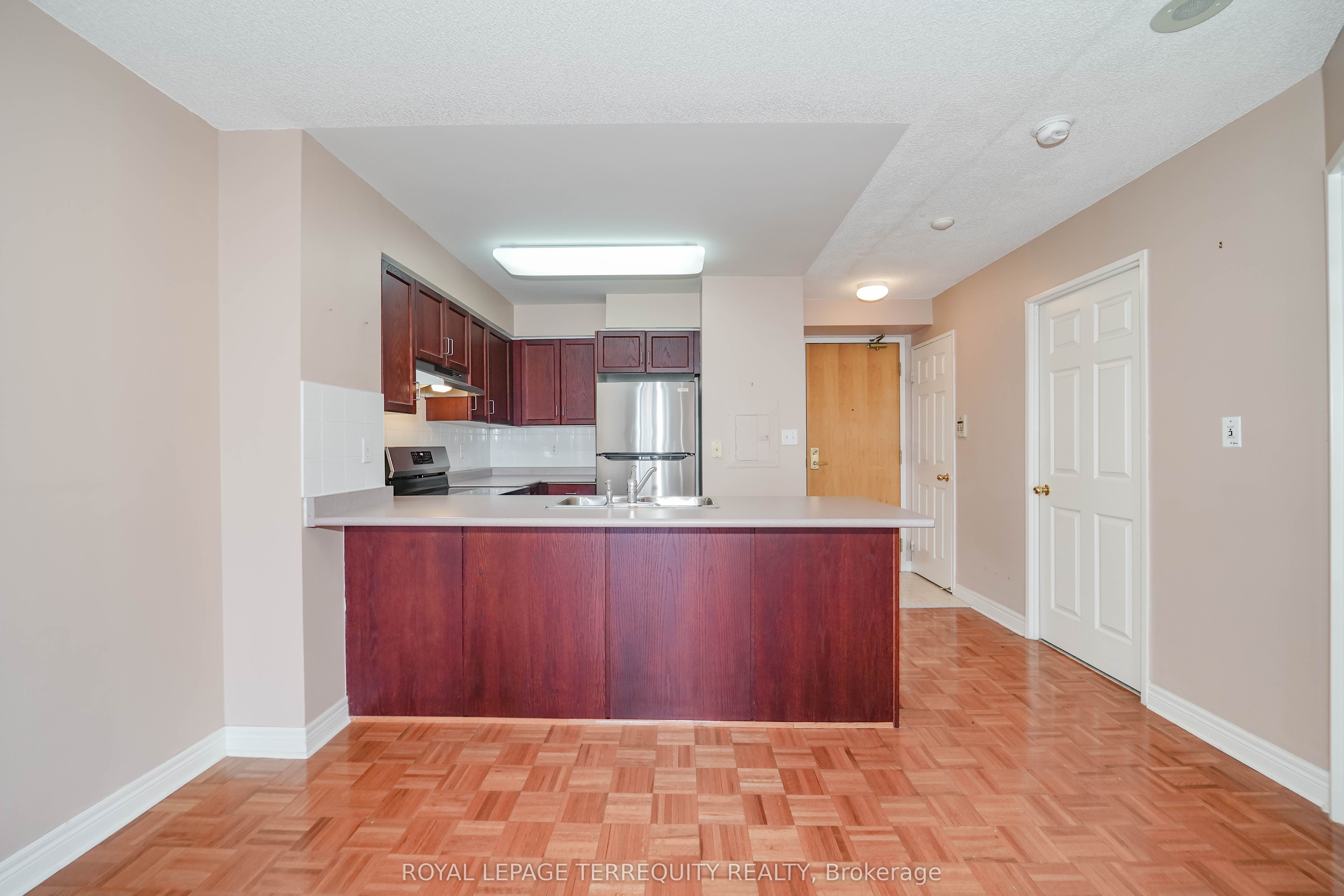 43 Eglinton Avenue E, #1708