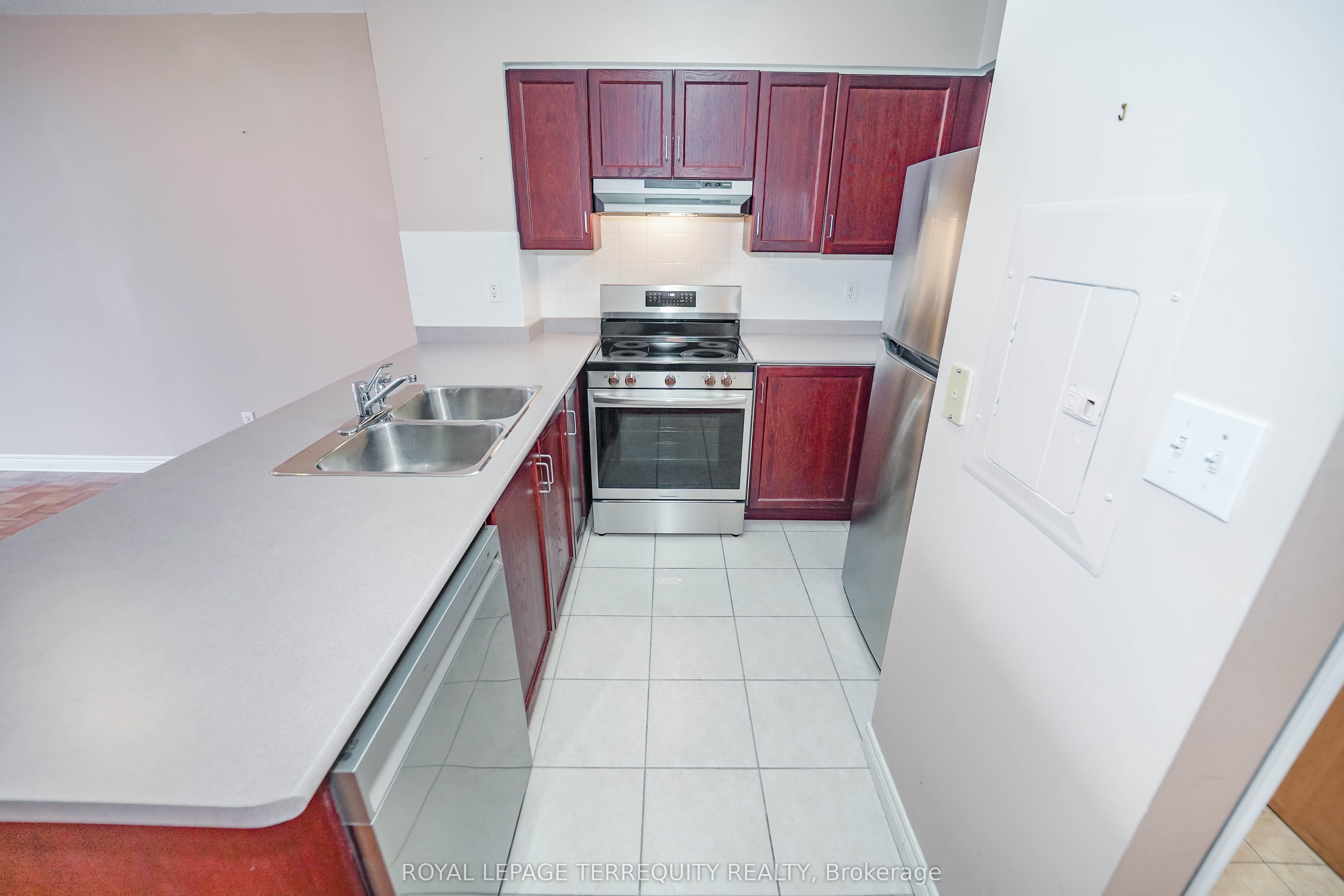 43 Eglinton Avenue E, #1708