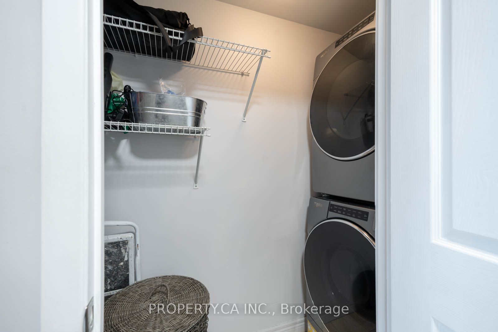 43 Eglinton Avenue E, #1902