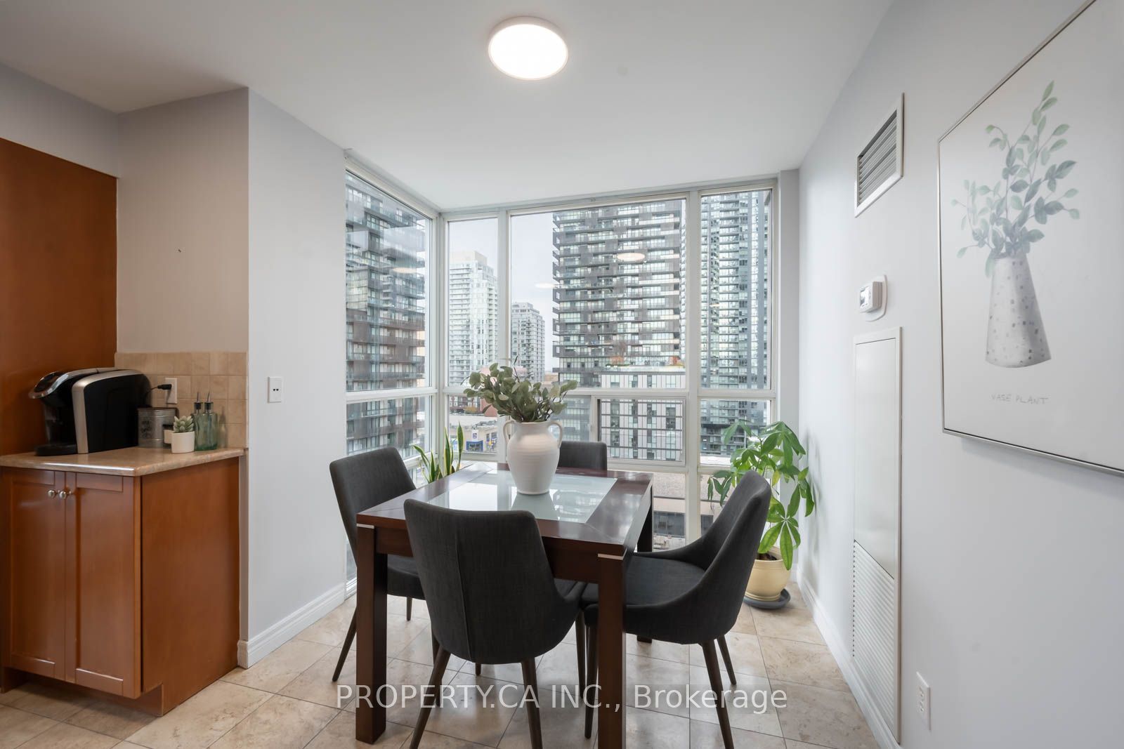 43 Eglinton Avenue E, #1902